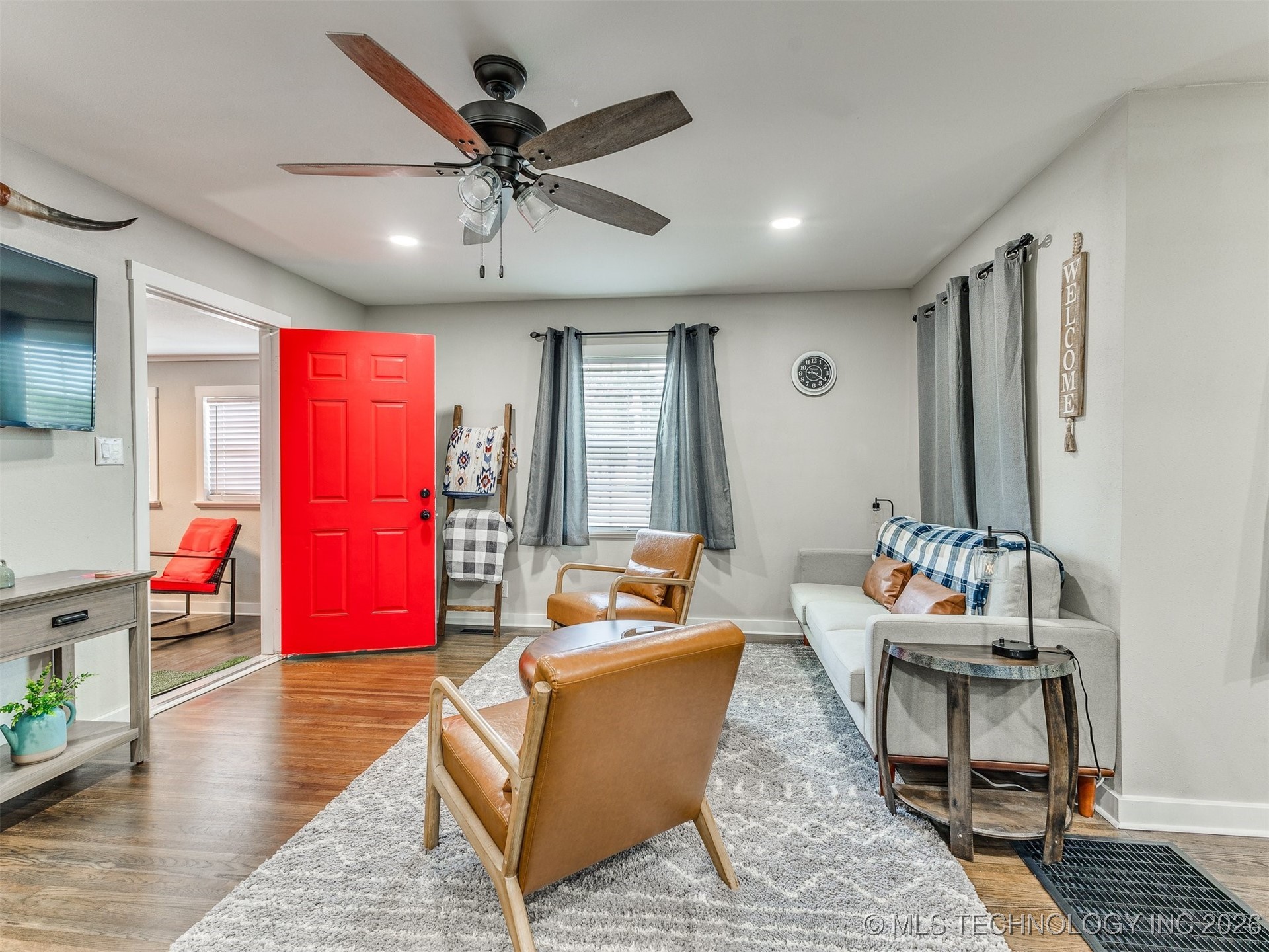 3819 E 15th Street Property Photo 6