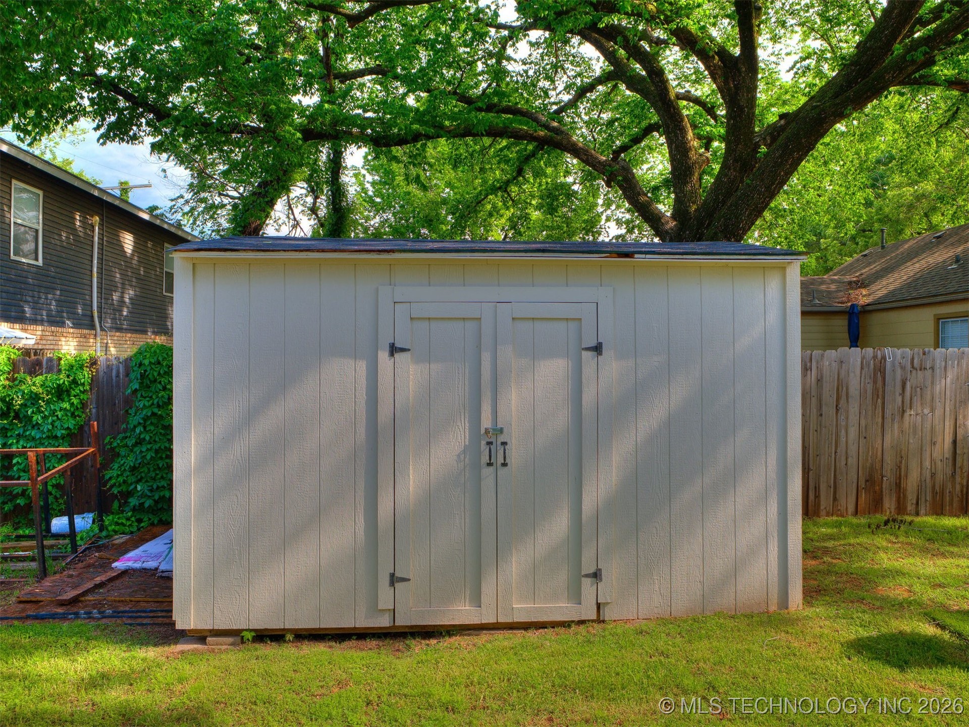 3819 E 15th Street Property Photo 31