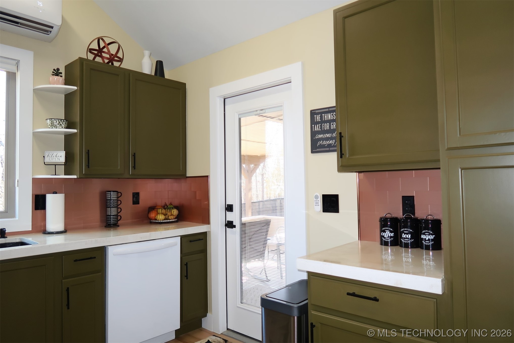 380 Basswood Drive Property Photo 8