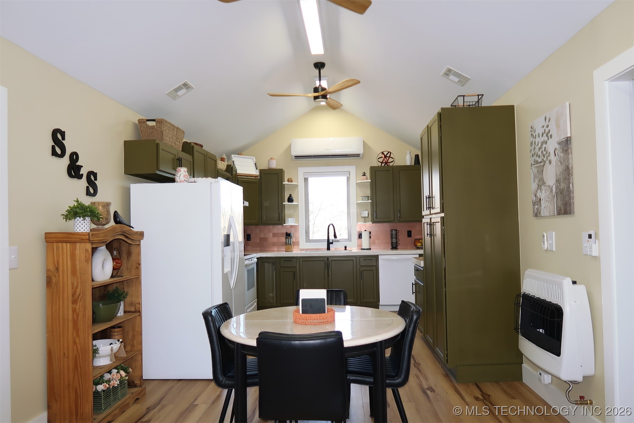 380 Basswood Drive Property Photo 9