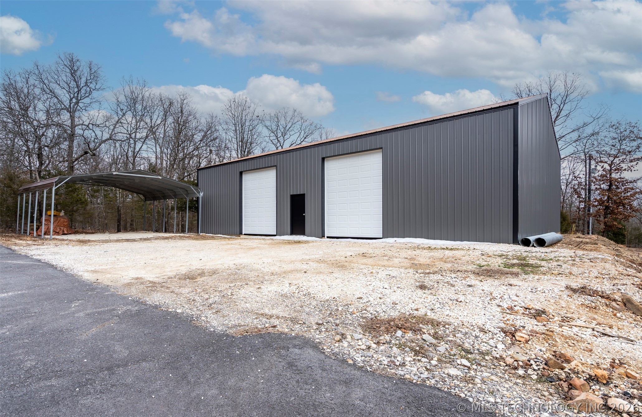 10704 N Jackson Highway Property Photo 5