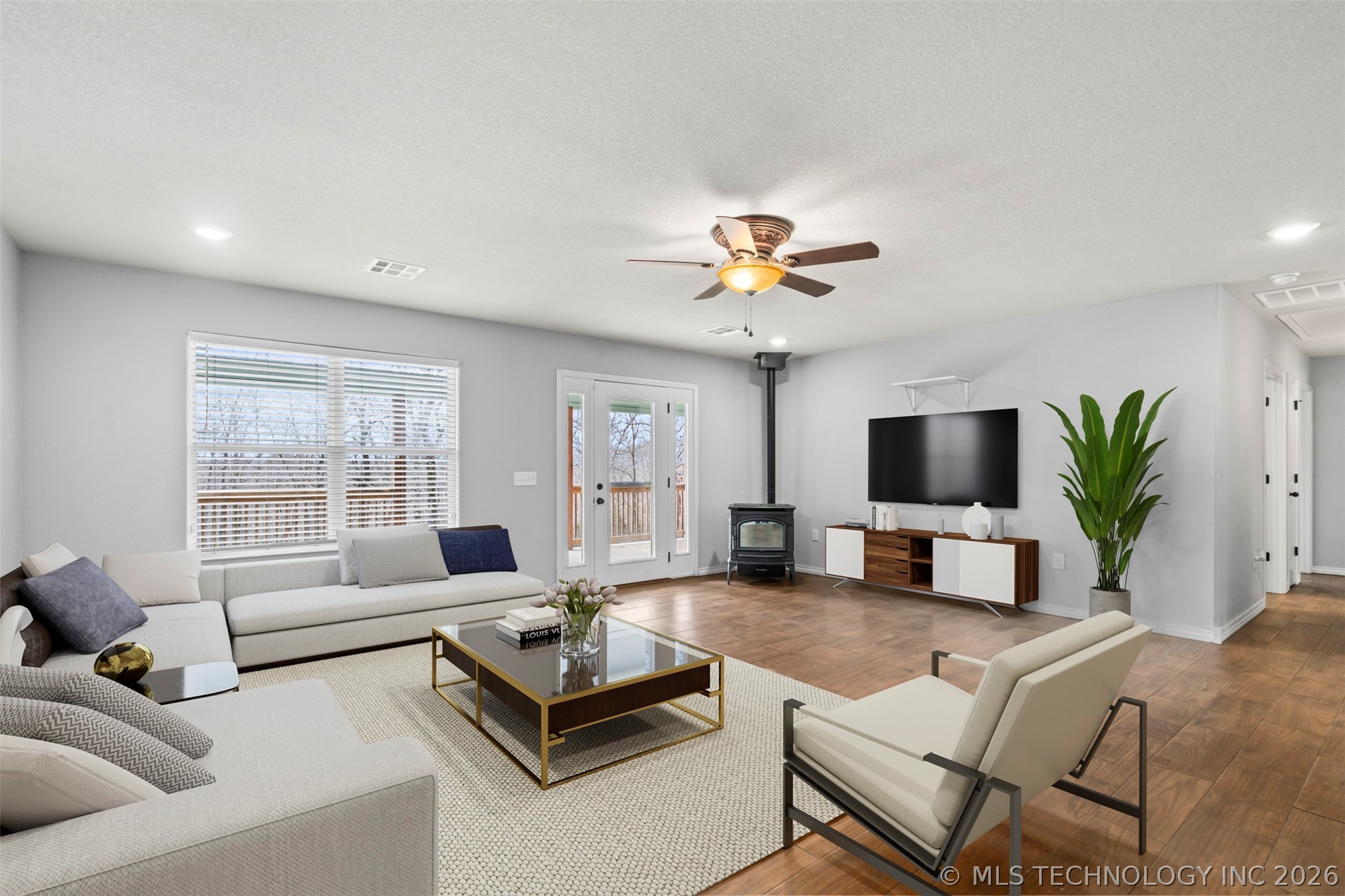 10704 N Jackson Highway Property Photo 7