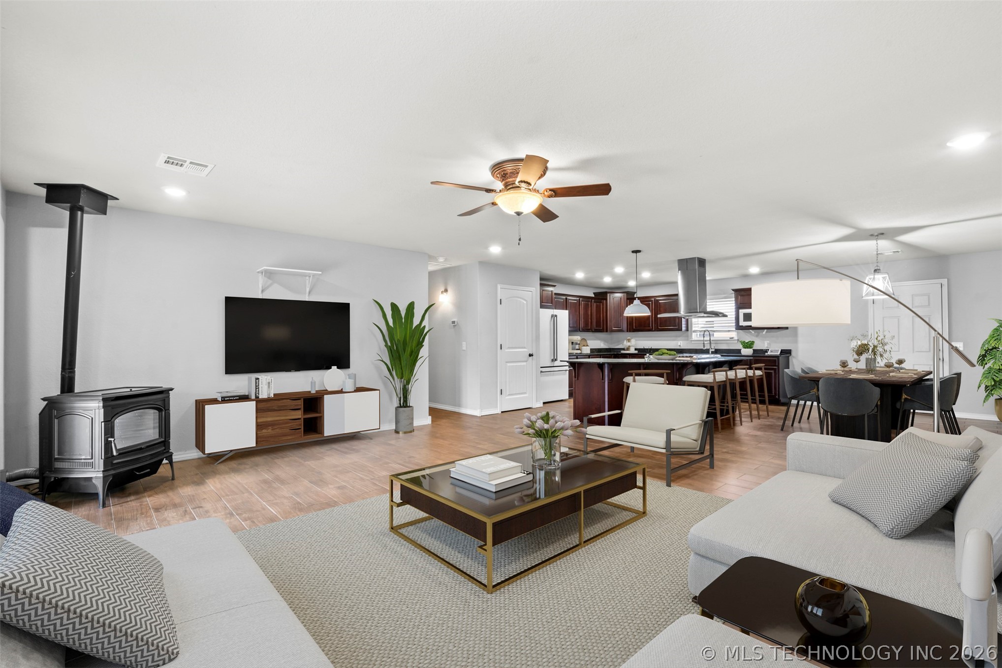 10704 N Jackson Highway Property Photo 9