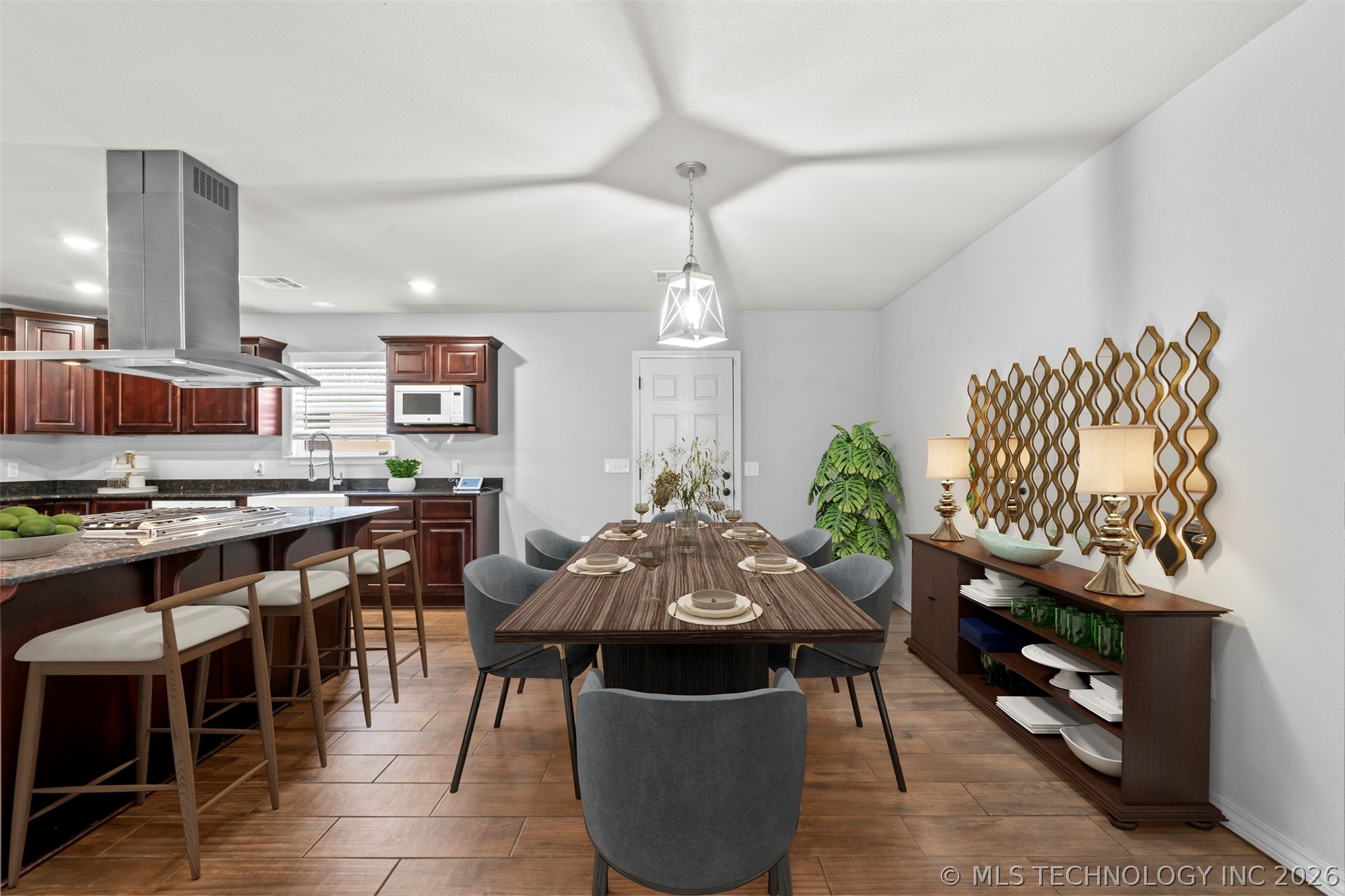 10704 N Jackson Highway Property Photo 11