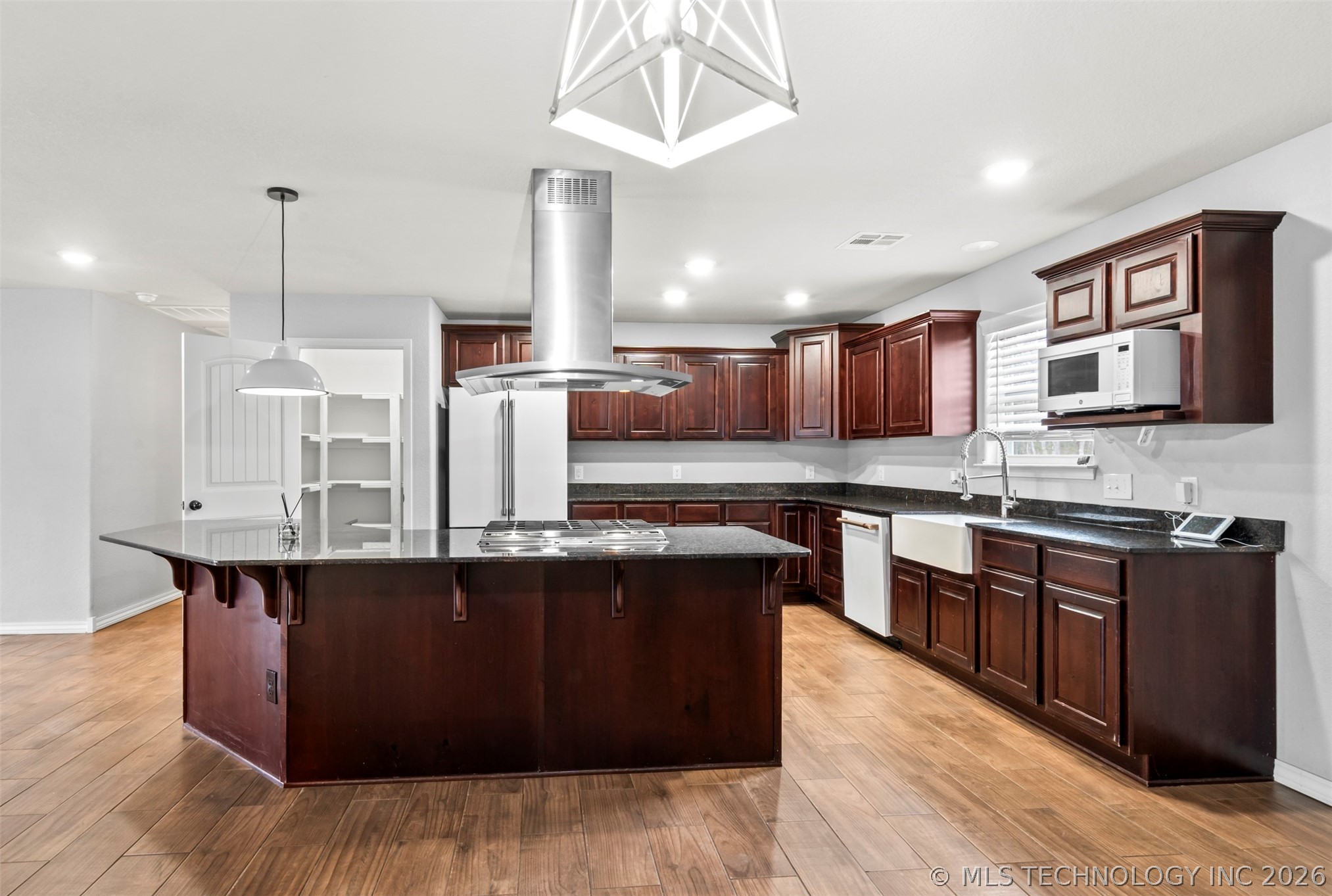 10704 N Jackson Highway Property Photo 15