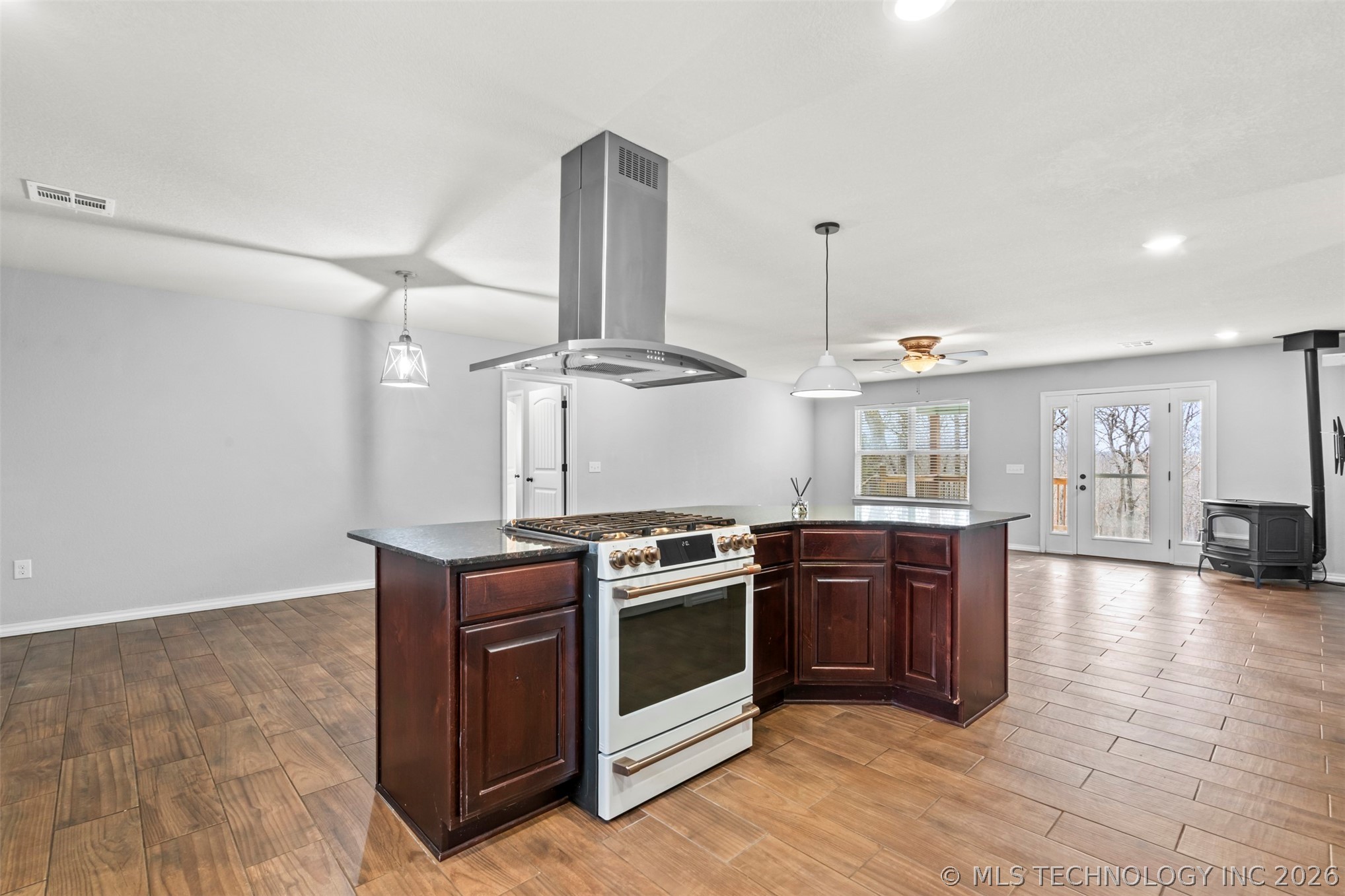 10704 N Jackson Highway Property Photo 17