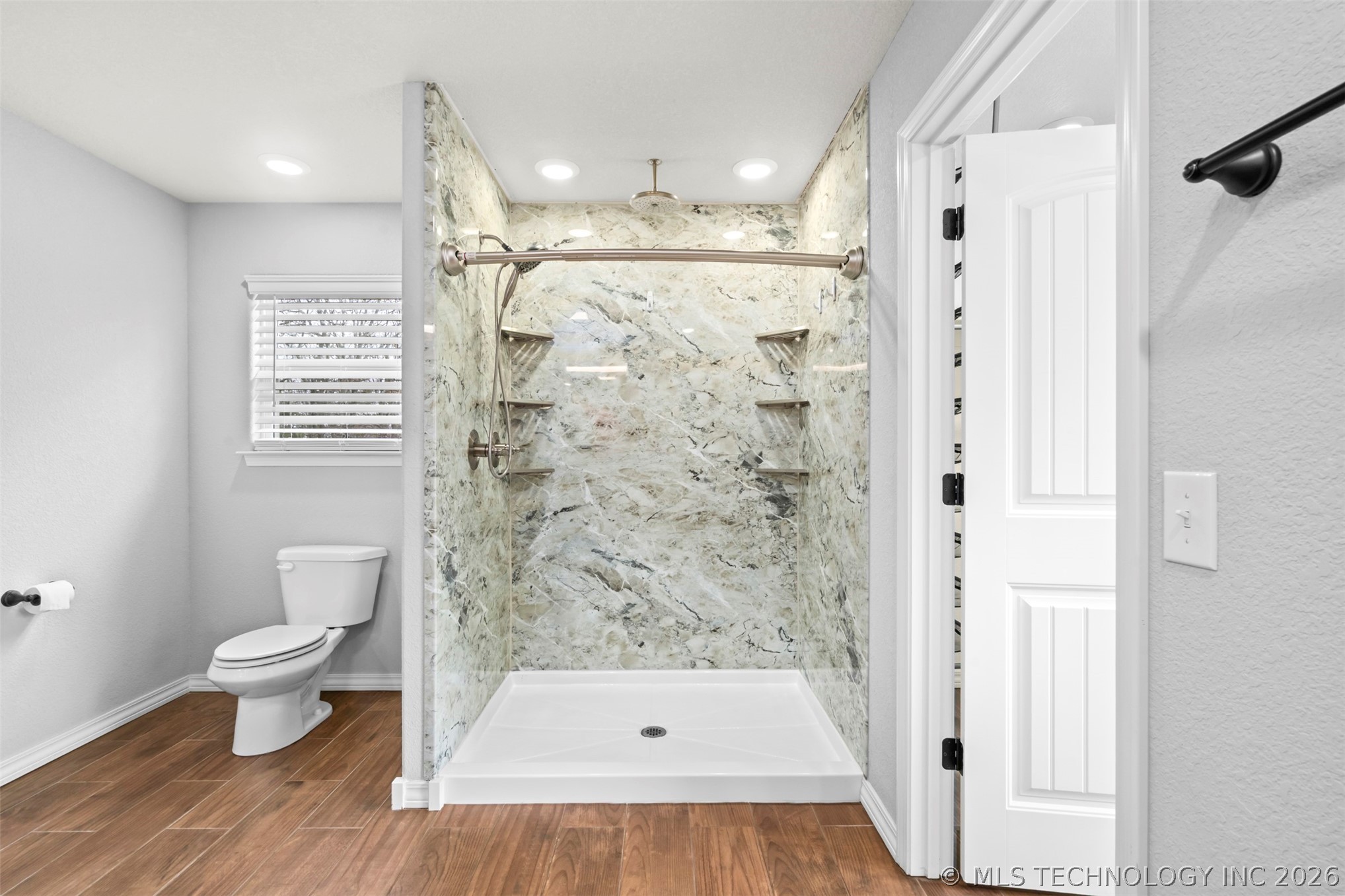 10704 N Jackson Highway Property Photo 23