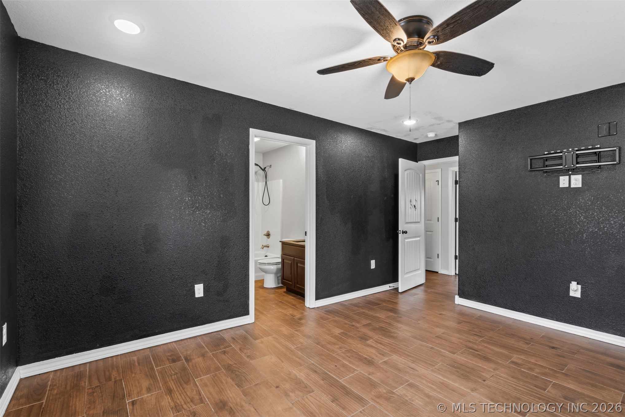 10704 N Jackson Highway Property Photo 33