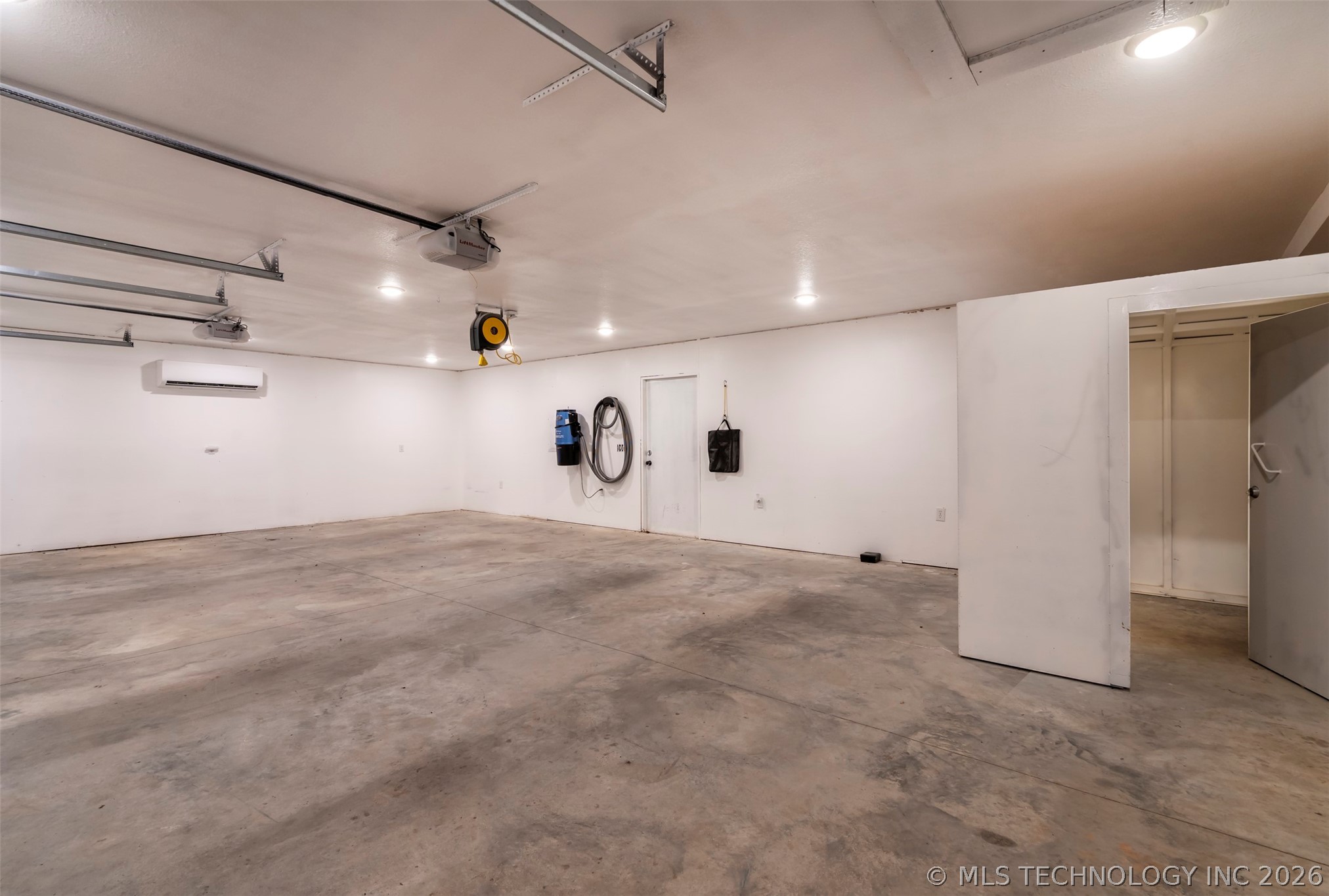 10704 N Jackson Highway Property Photo 38