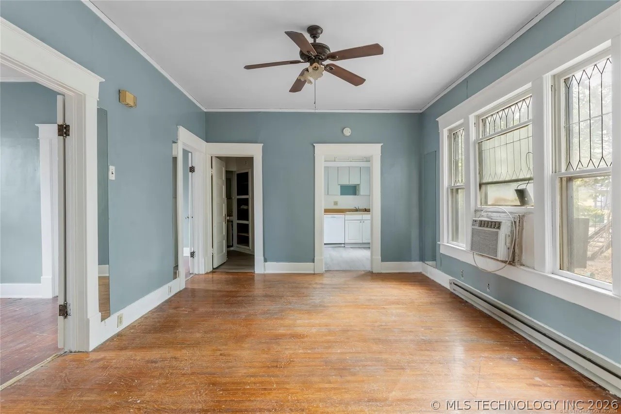 1315 S Carson Avenue Property Photo 8