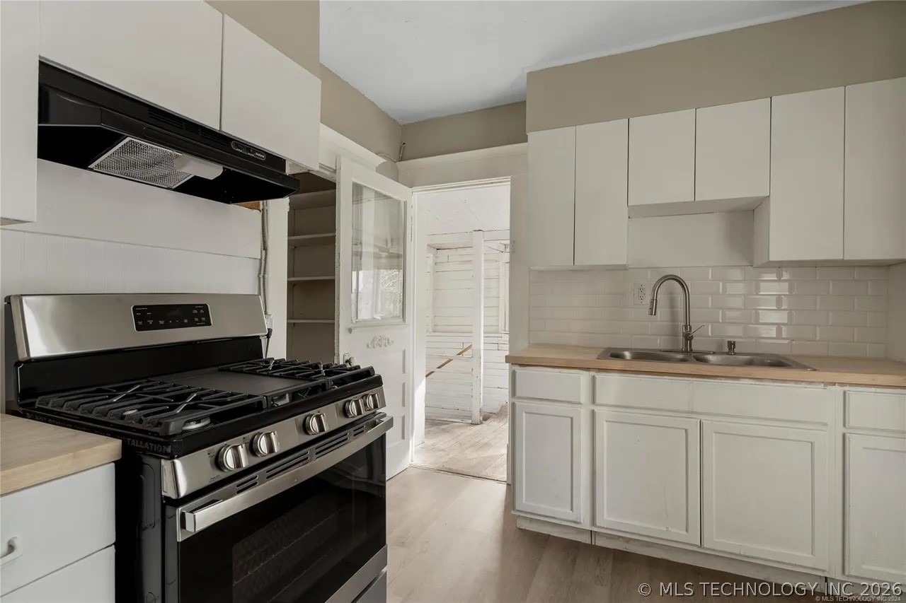 1315 S Carson Avenue Property Photo 10