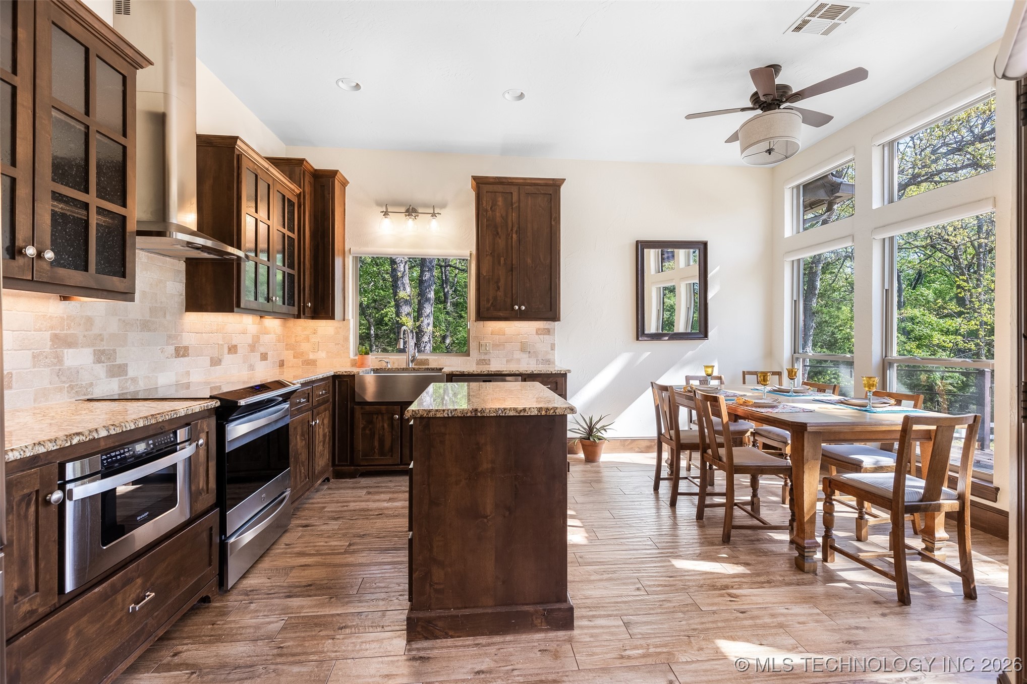 5440 Mainstay Drive Property Photo 8