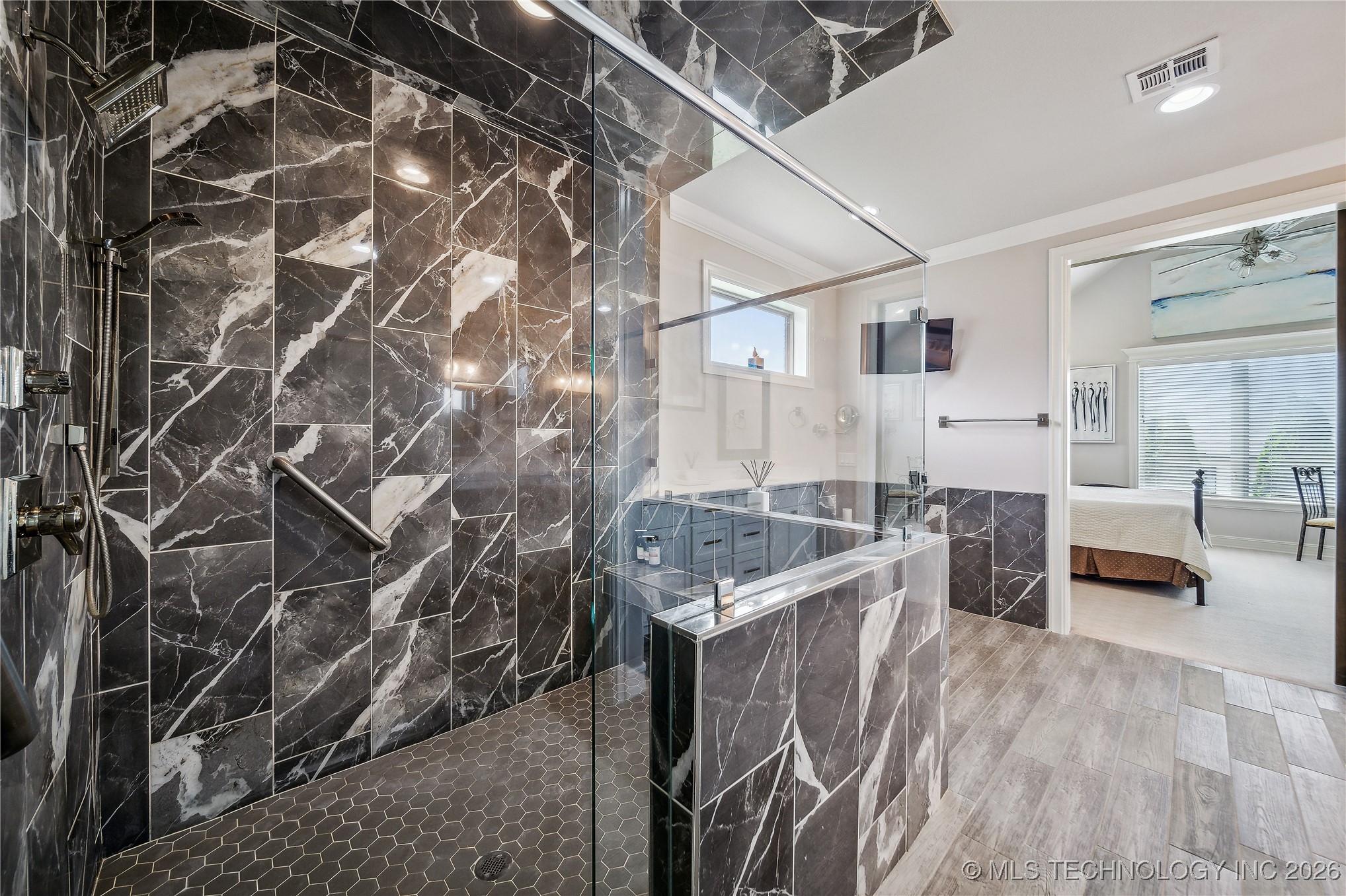 908 W 85th Street Property Photo 17