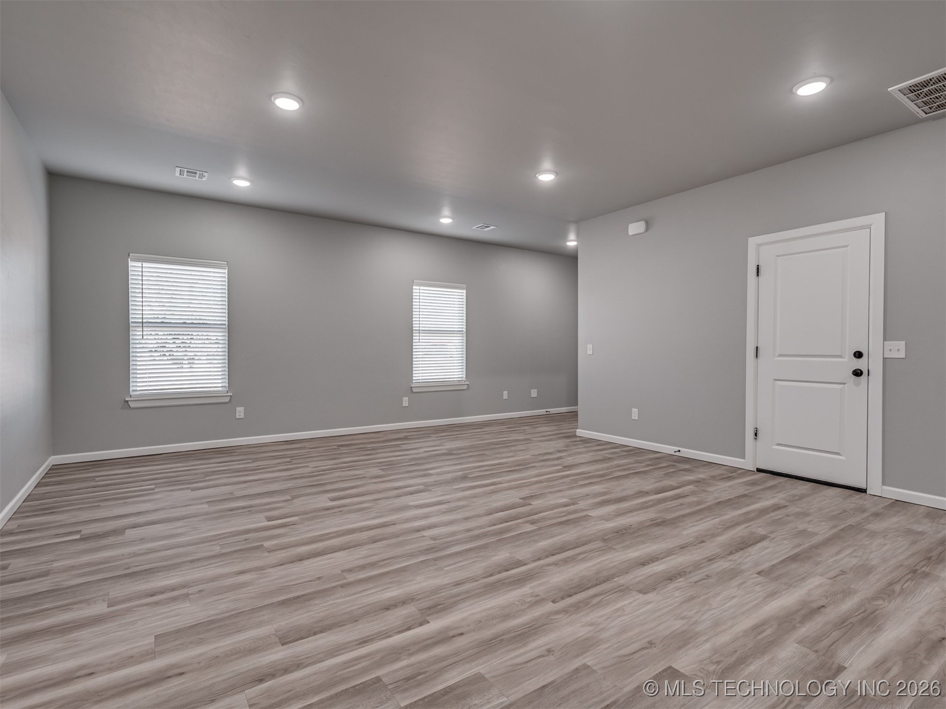 2807 Josie Circle Property Photo 3