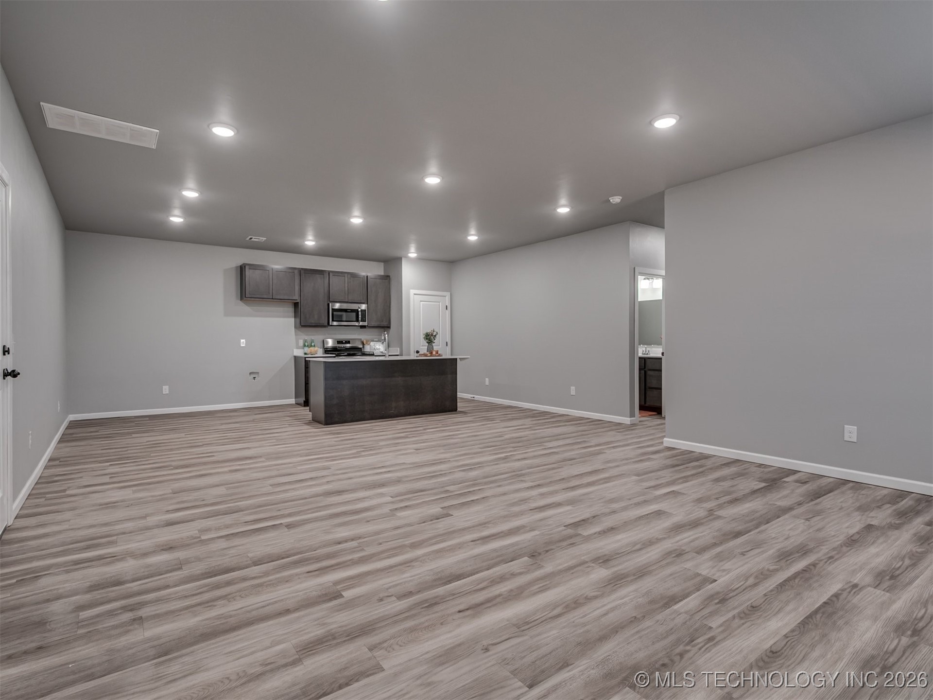 2811 Josie Circle Property Photo 2