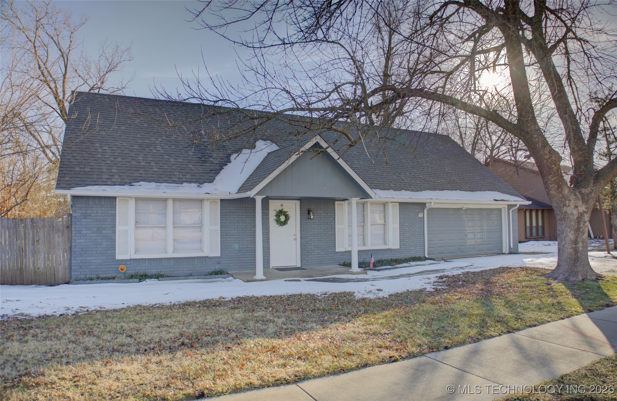 825 W Waco Street Property Photo 1