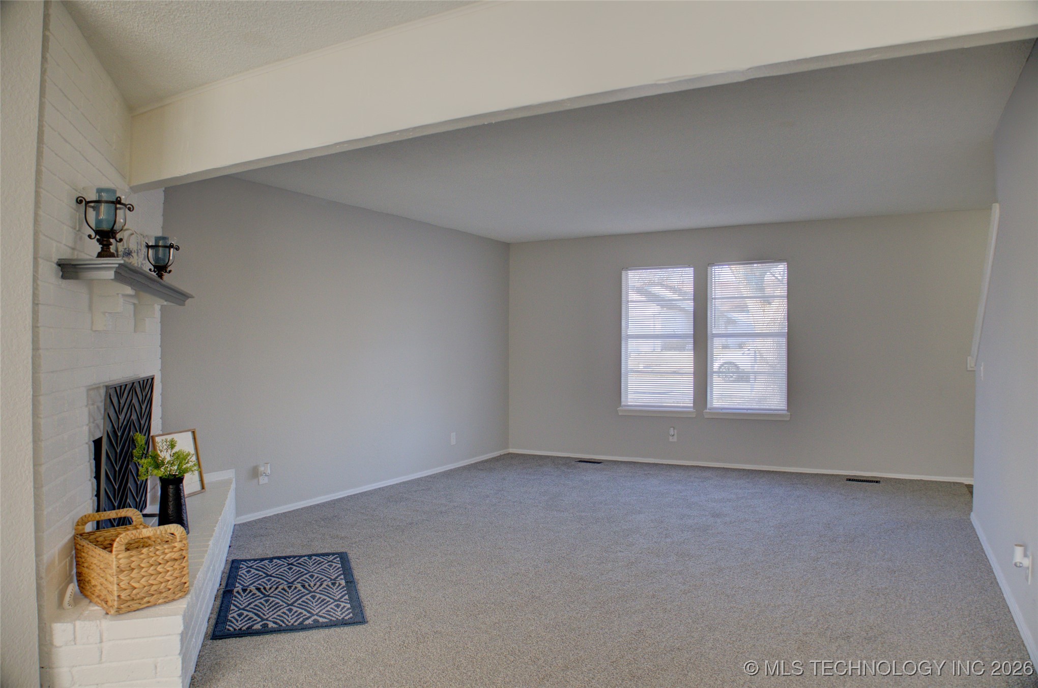 825 W Waco Street Property Photo 5