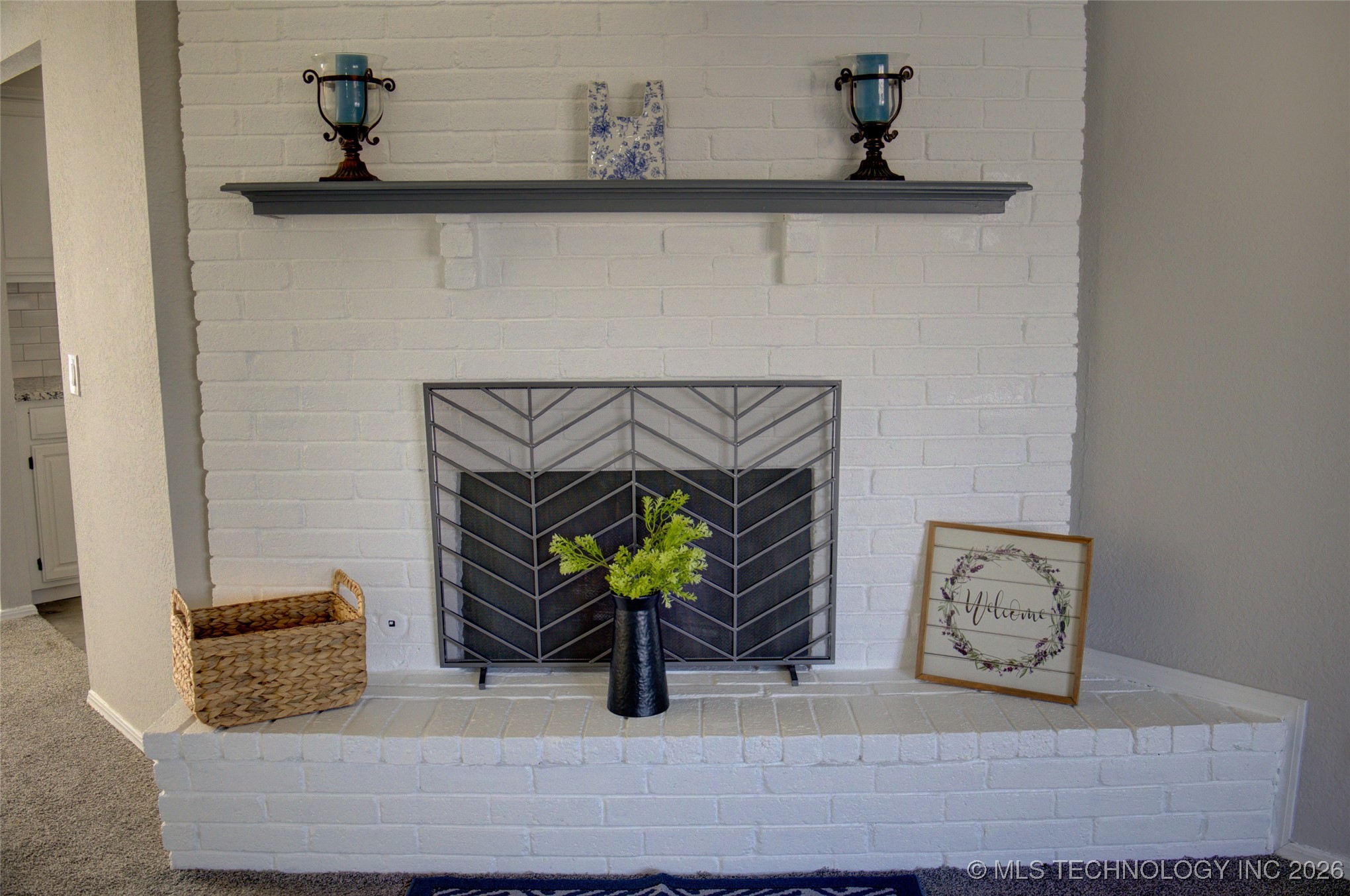 825 W Waco Street Property Photo 6