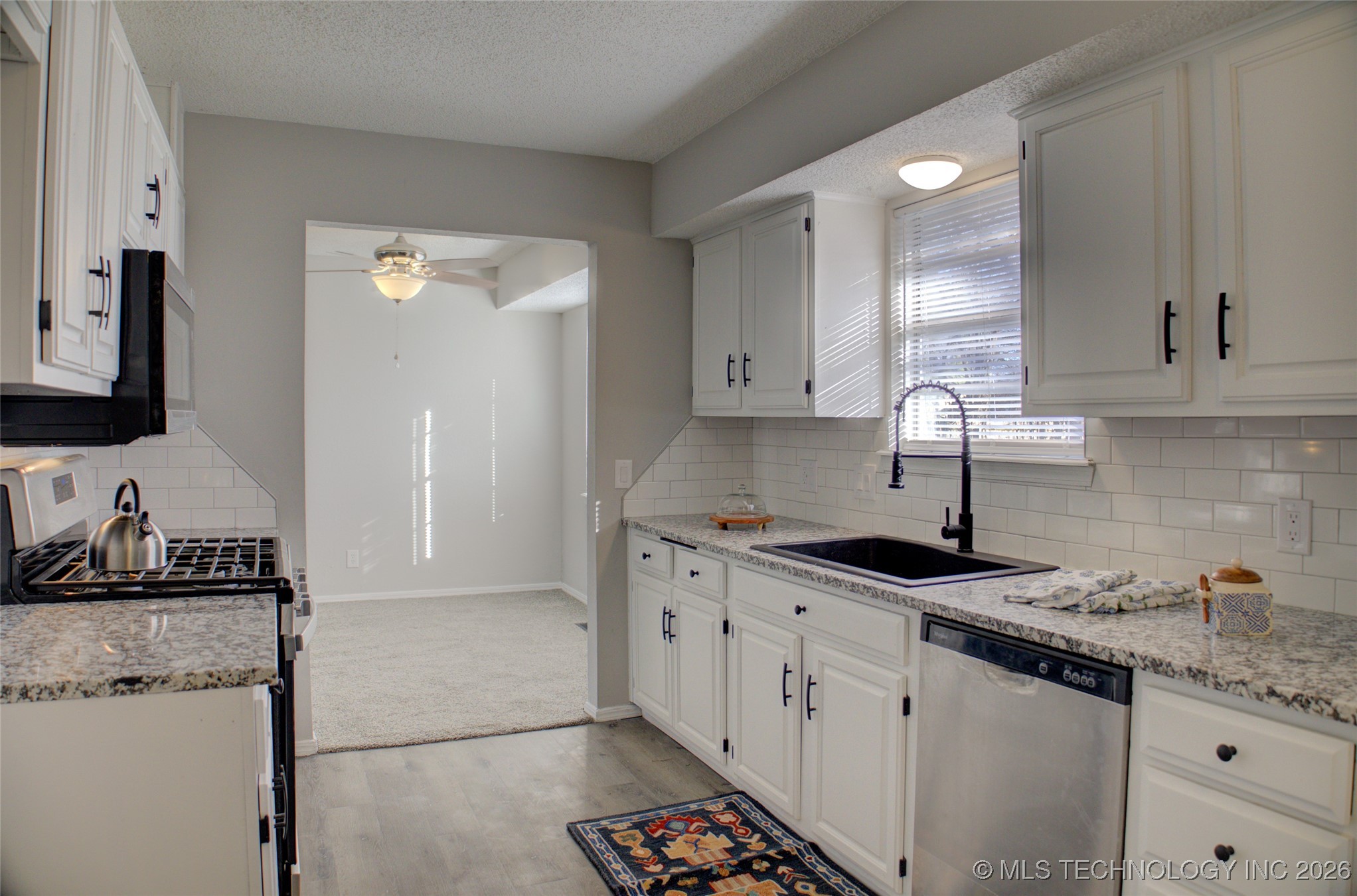 825 W Waco Street Property Photo 15