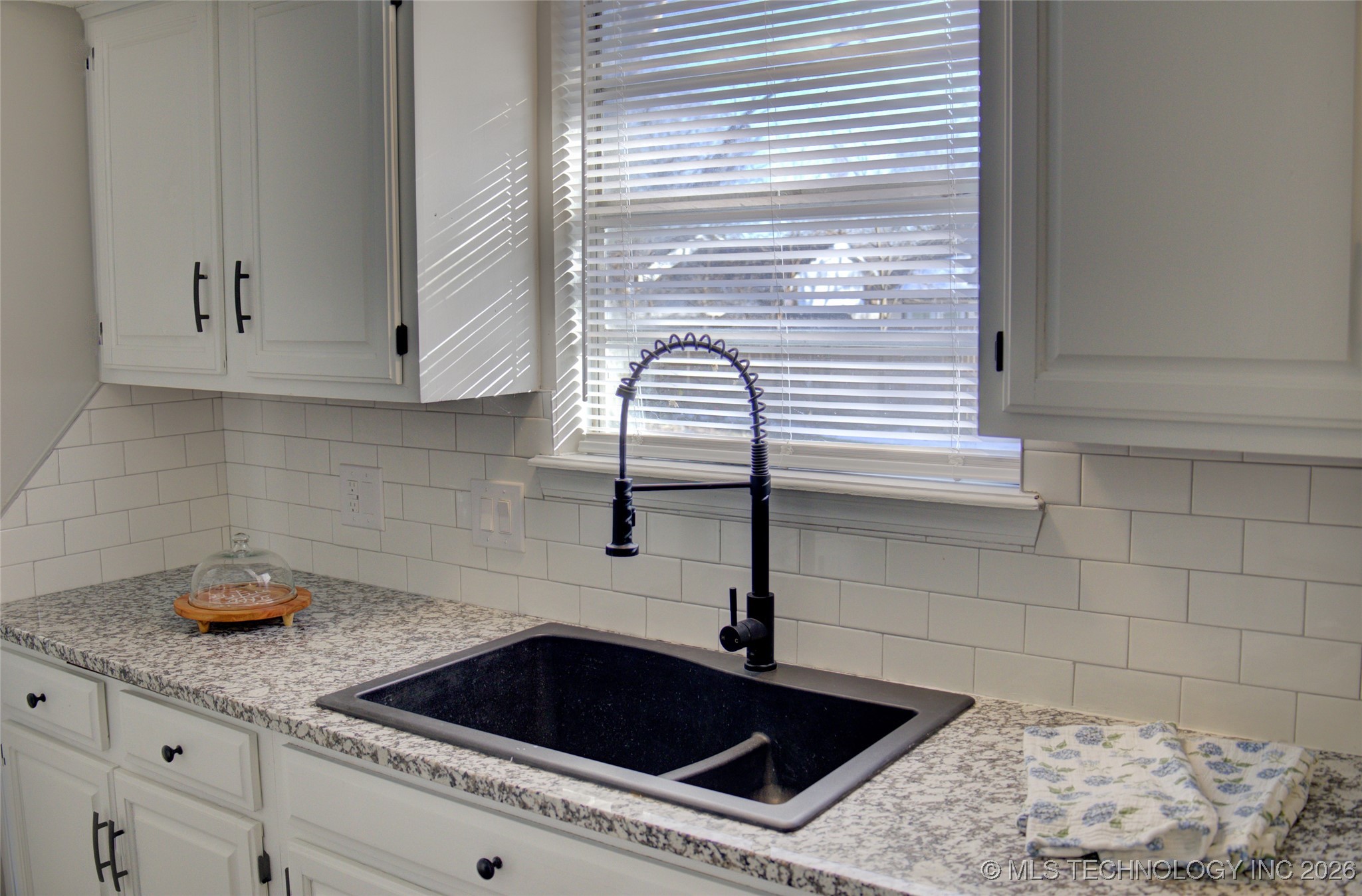 825 W Waco Street Property Photo 17