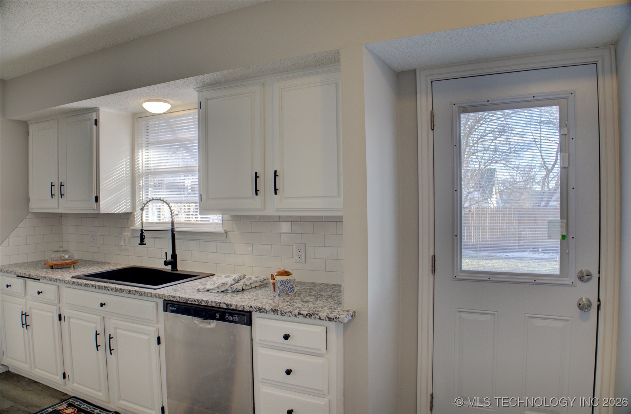 825 W Waco Street Property Photo 20