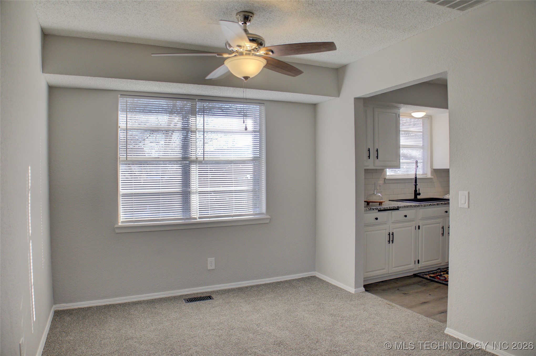 825 W Waco Street Property Photo 28