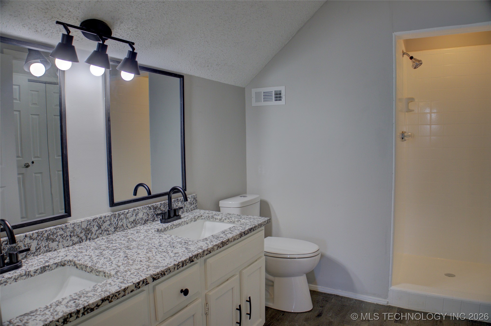 825 W Waco Street Property Photo 29