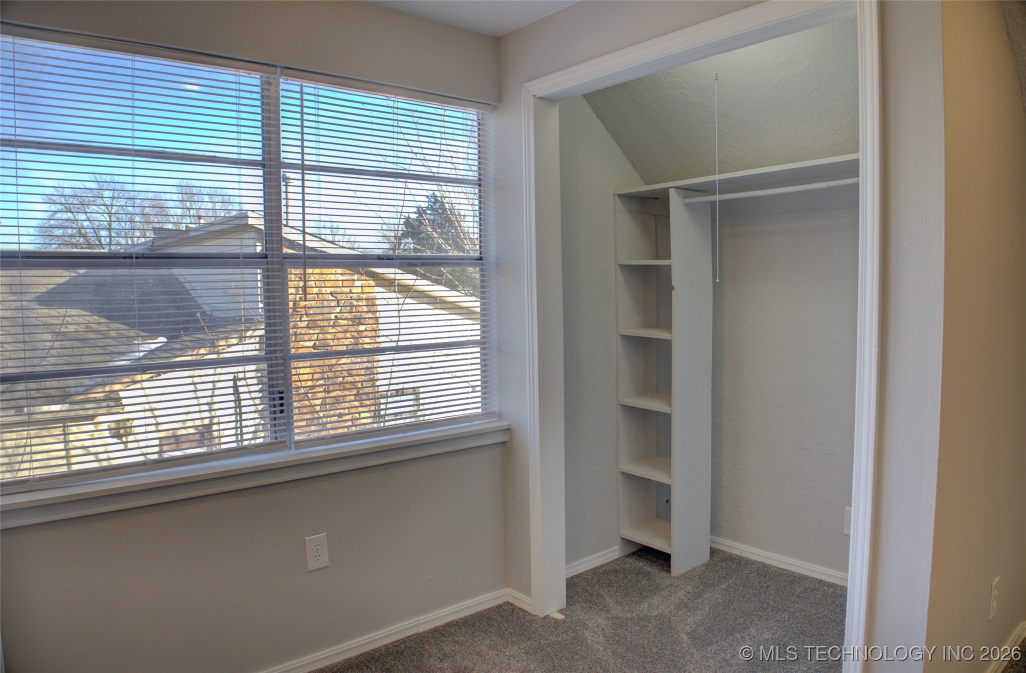 825 W Waco Street Property Photo 32