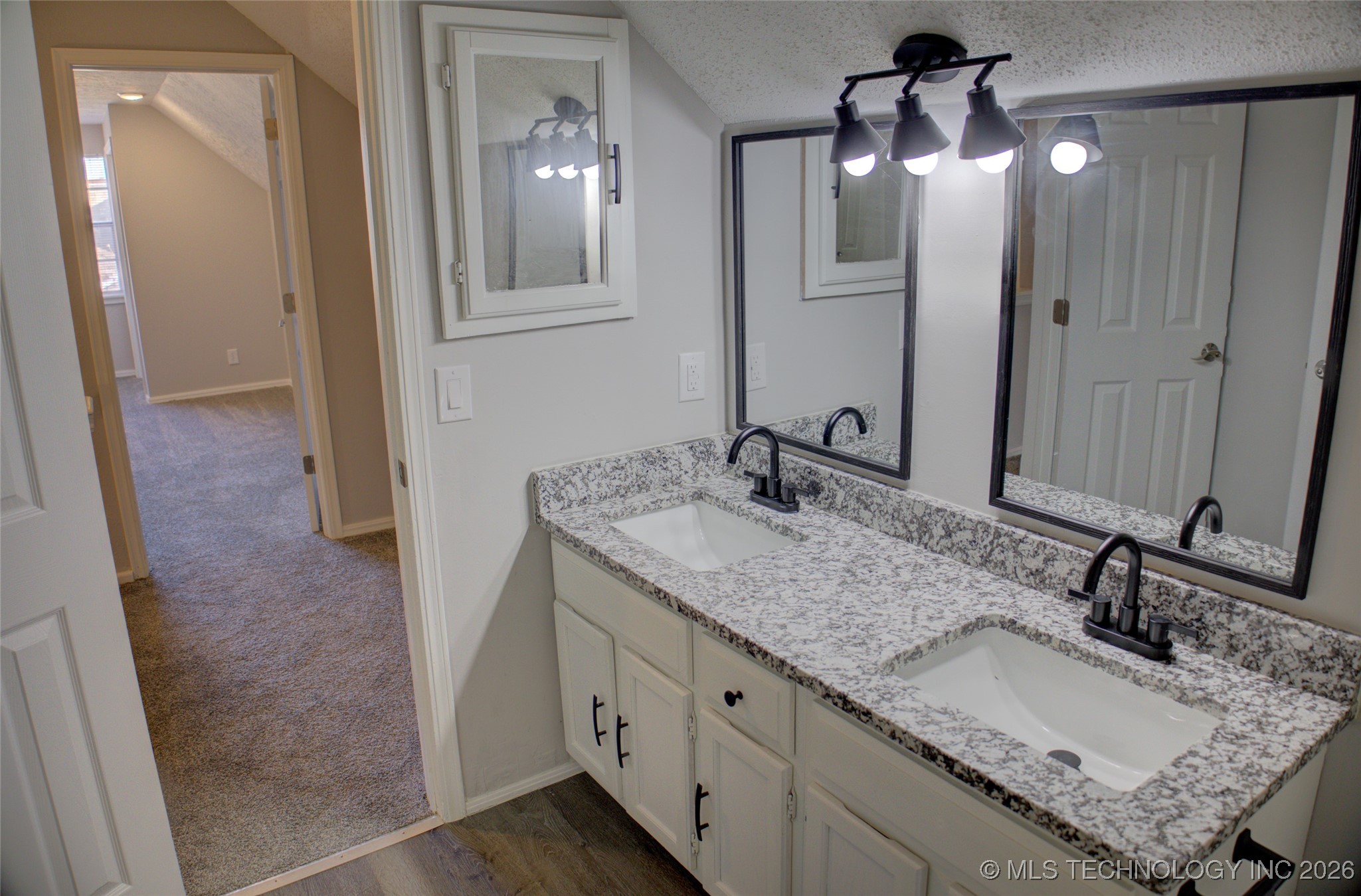 825 W Waco Street Property Photo 34