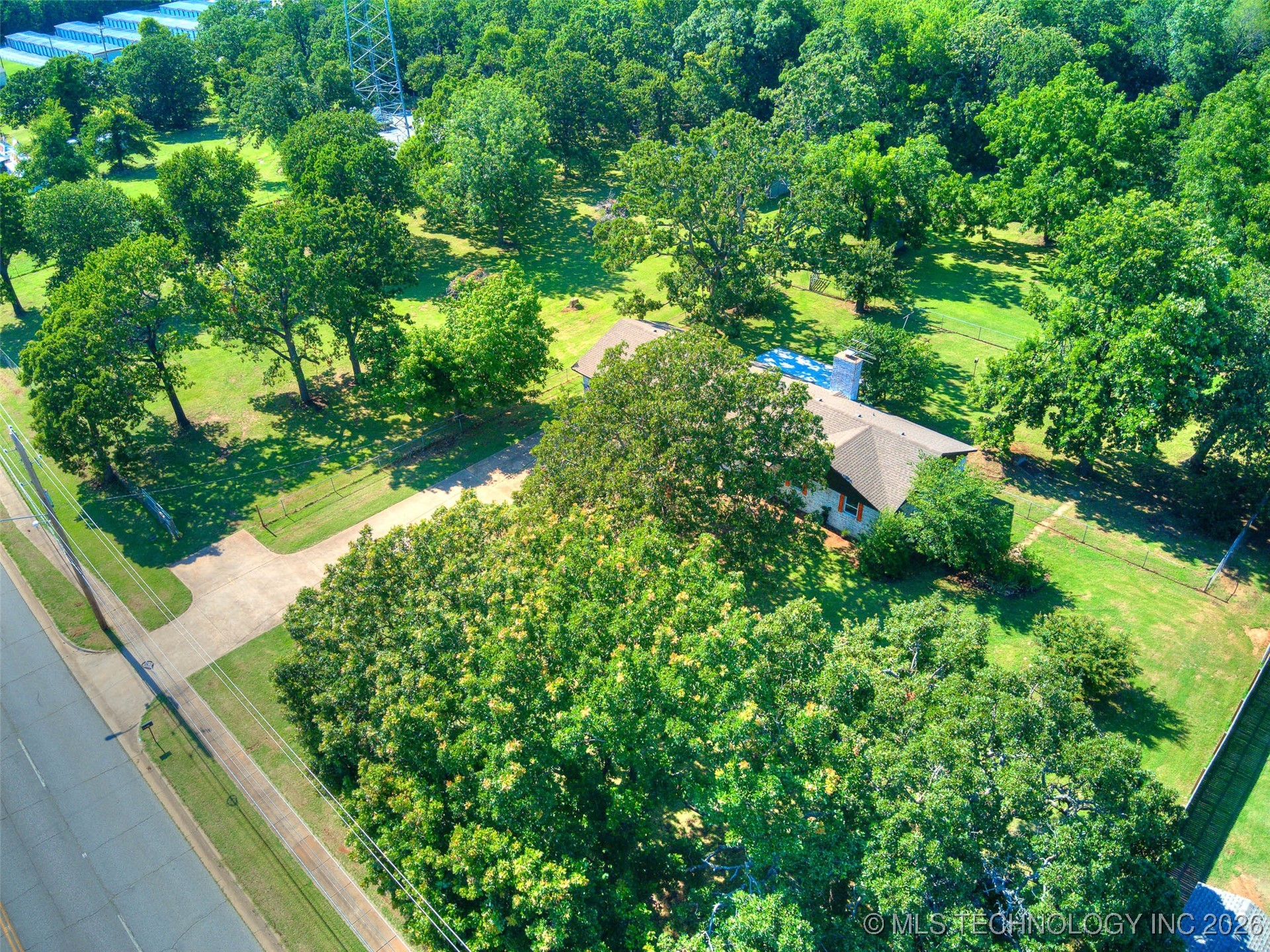 701 W 41st Street Property Photo 2