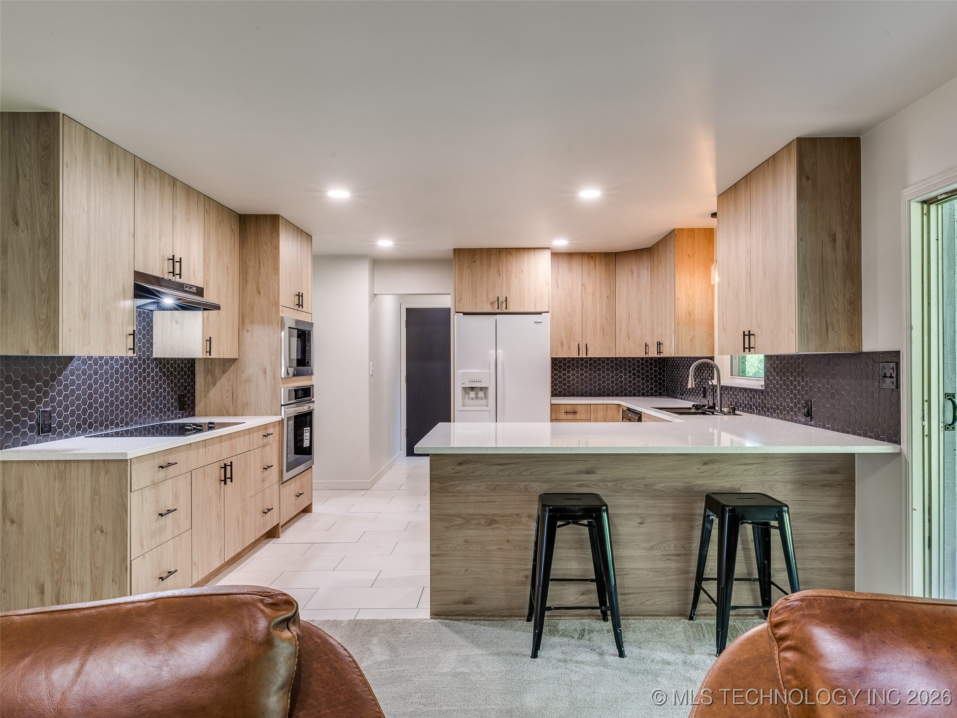 701 W 41st Street Property Photo 14