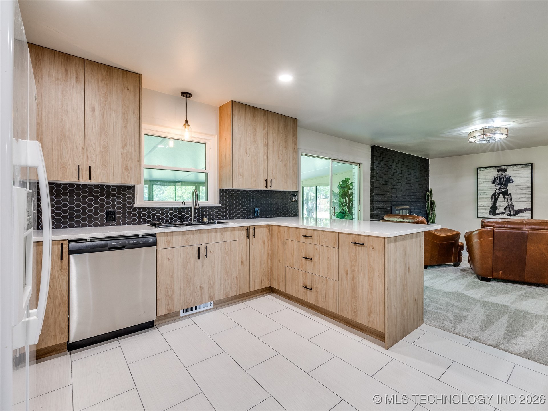 701 W 41st Street Property Photo 18