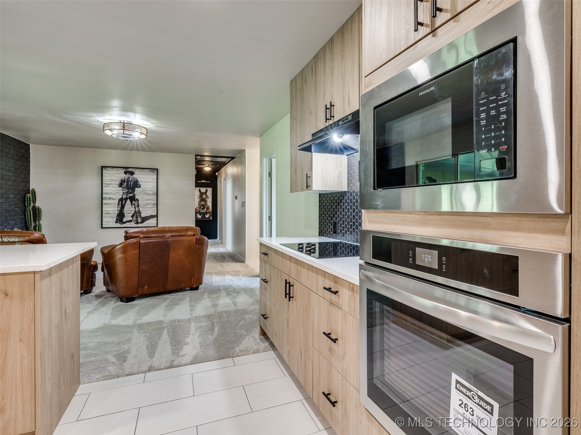 701 W 41st Street Property Photo 23