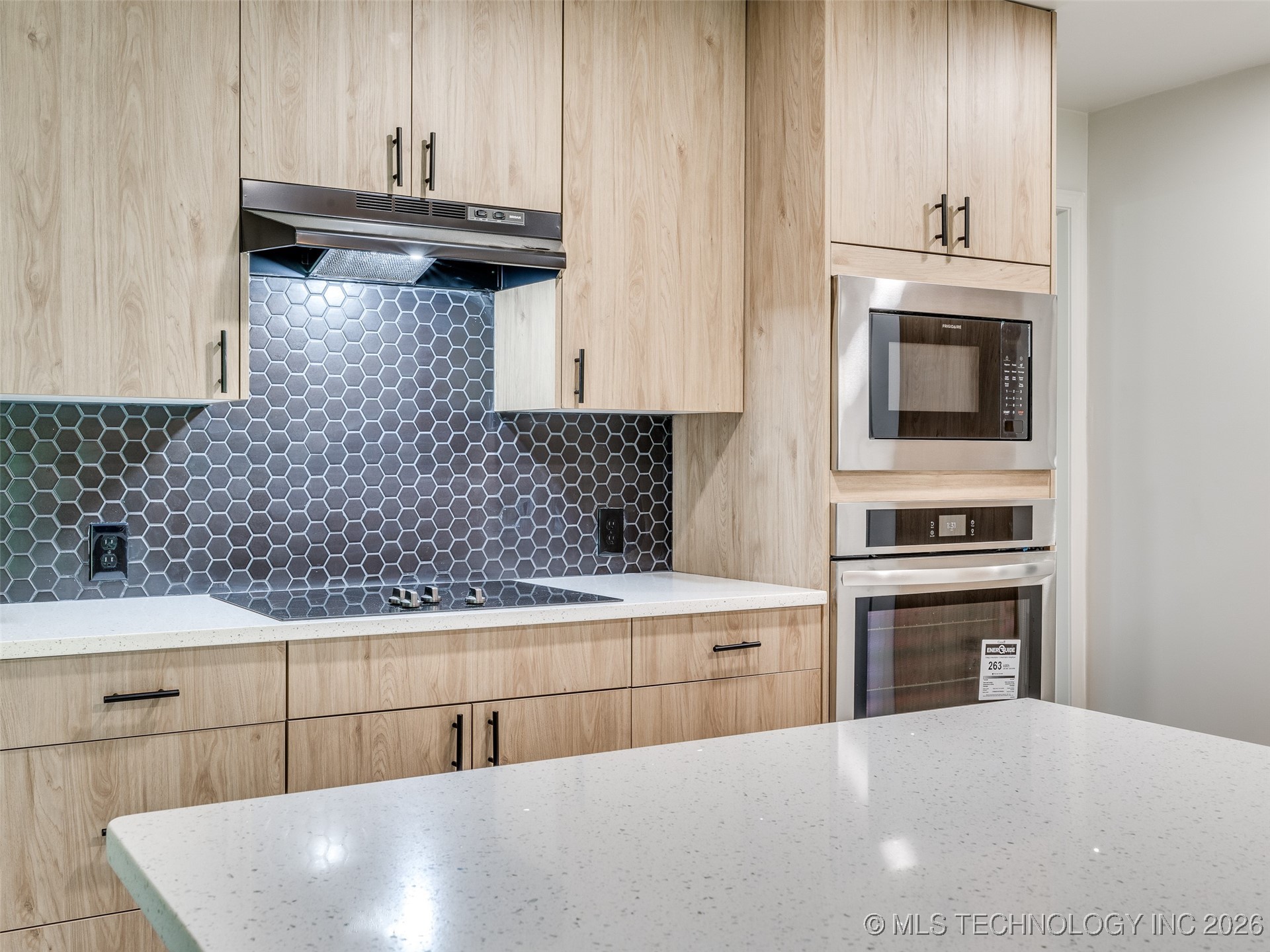 701 W 41st Street Property Photo 24