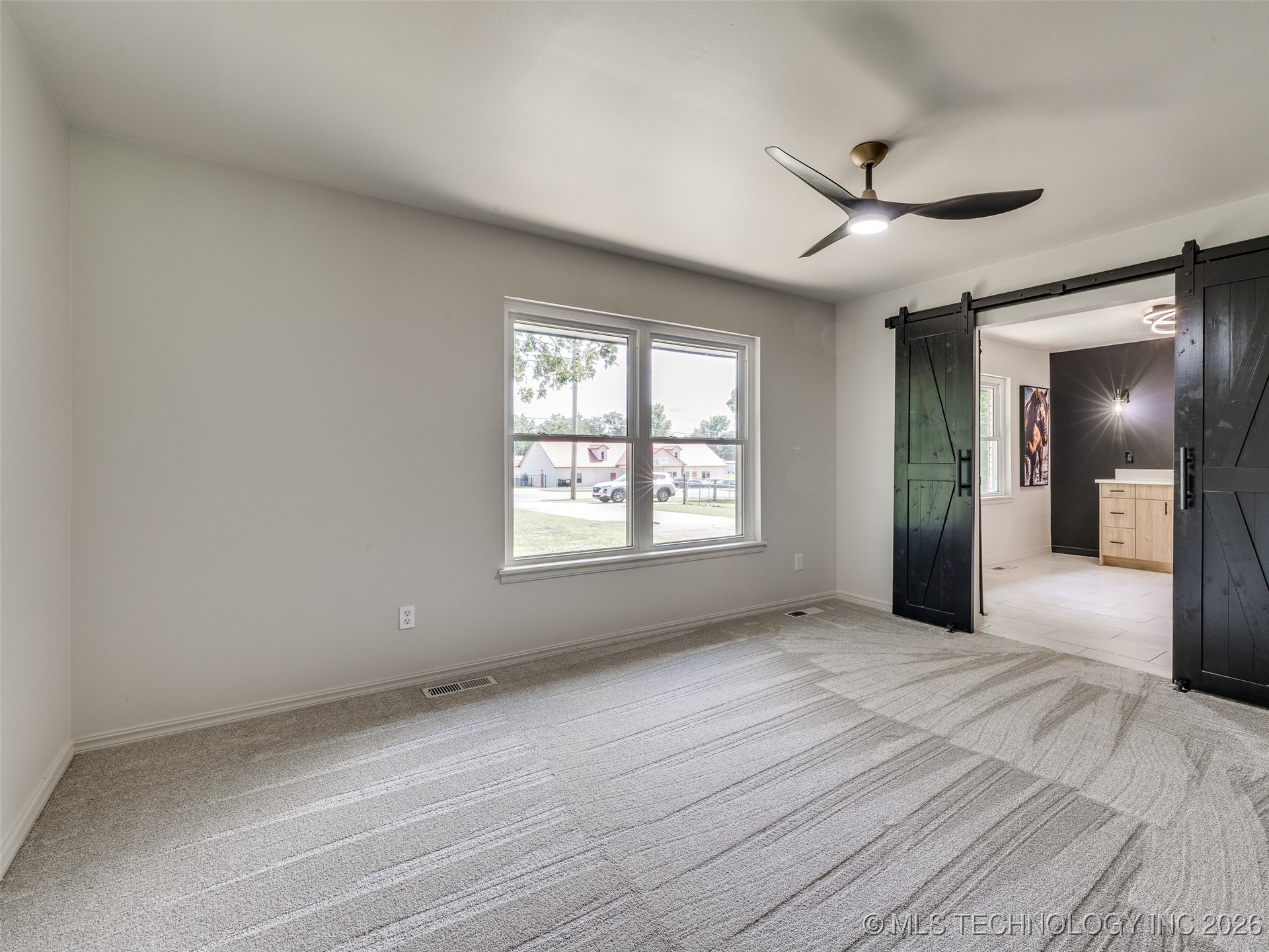 701 W 41st Street Property Photo 25