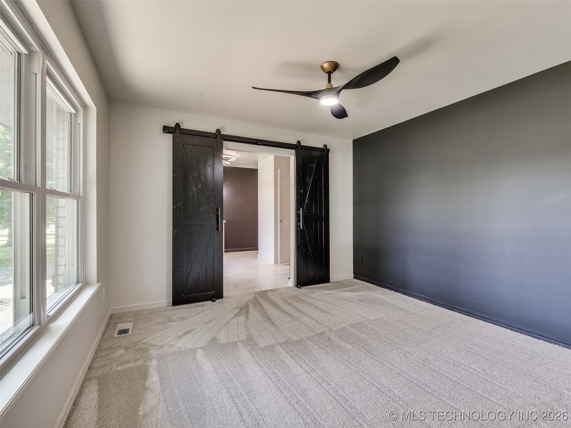 701 W 41st Street Property Photo 27