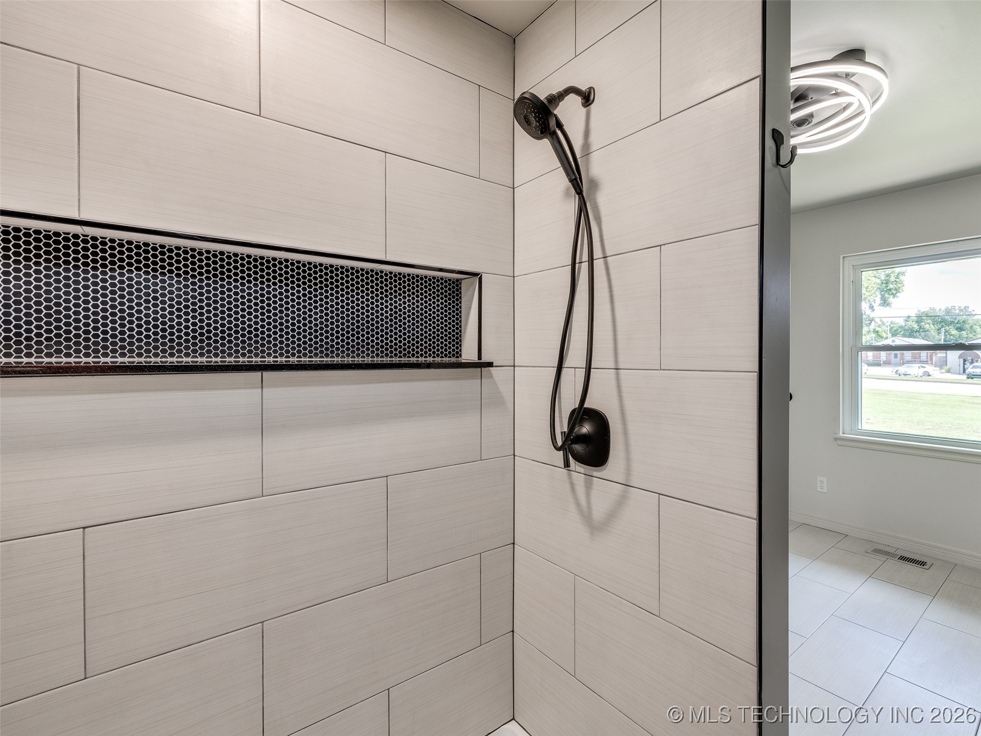 701 W 41st Street Property Photo 32