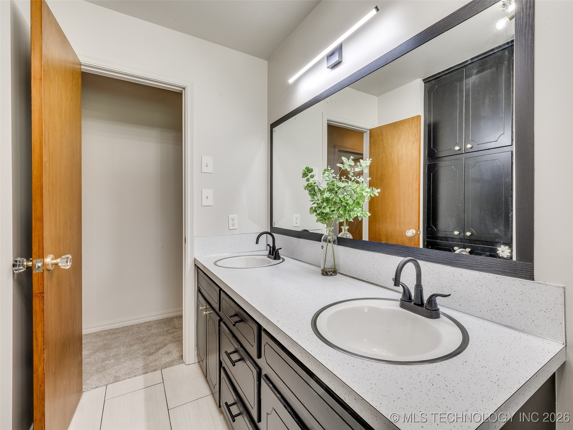 701 W 41st Street Property Photo 37