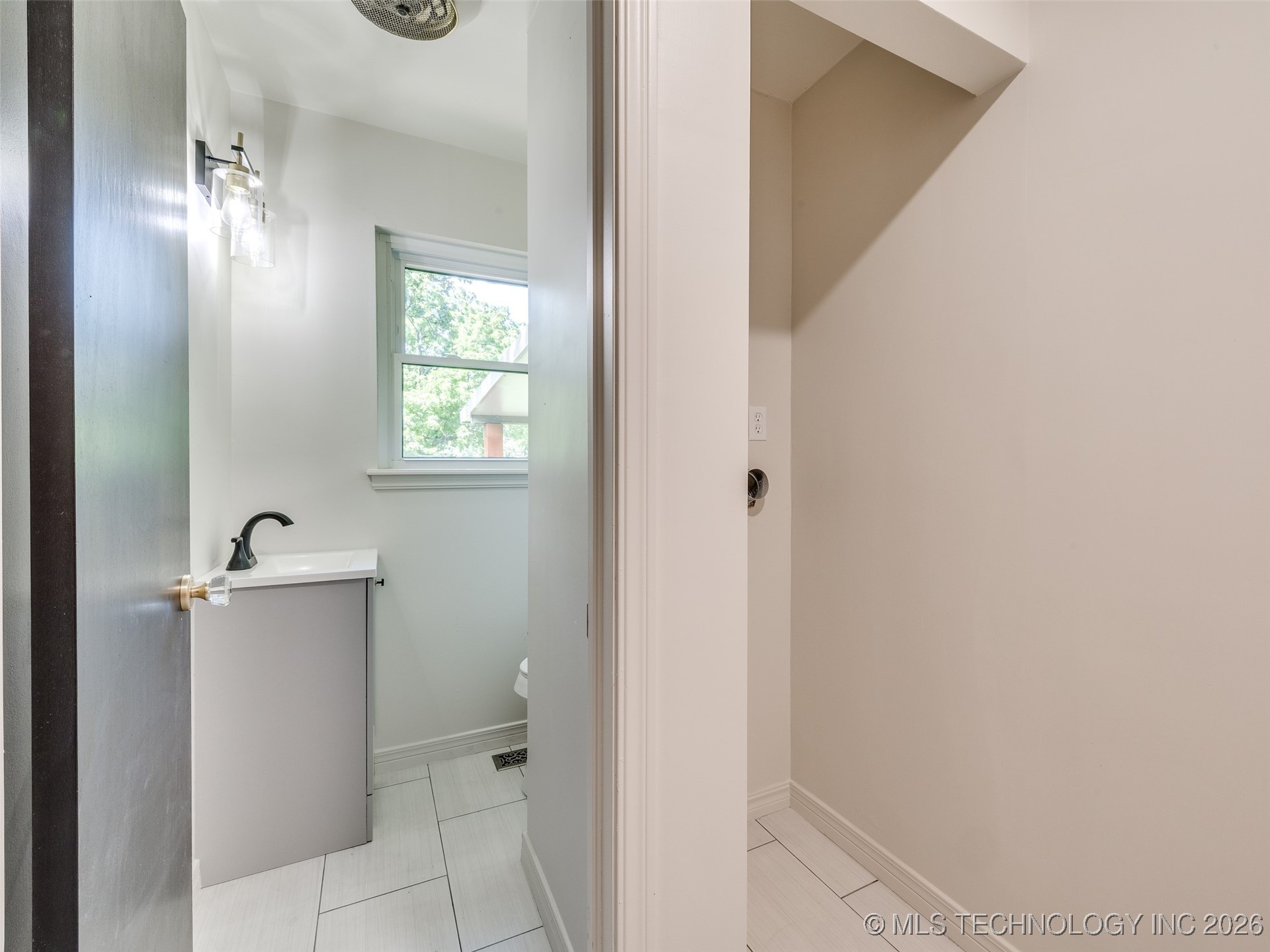 701 W 41st Street Property Photo 46