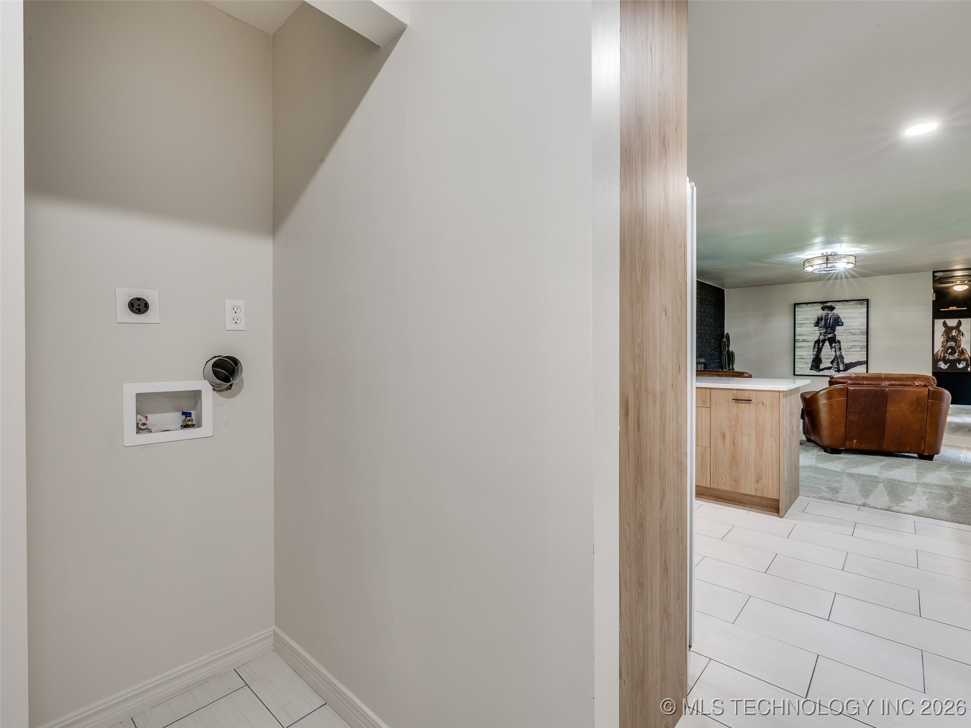 701 W 41st Street Property Photo 47