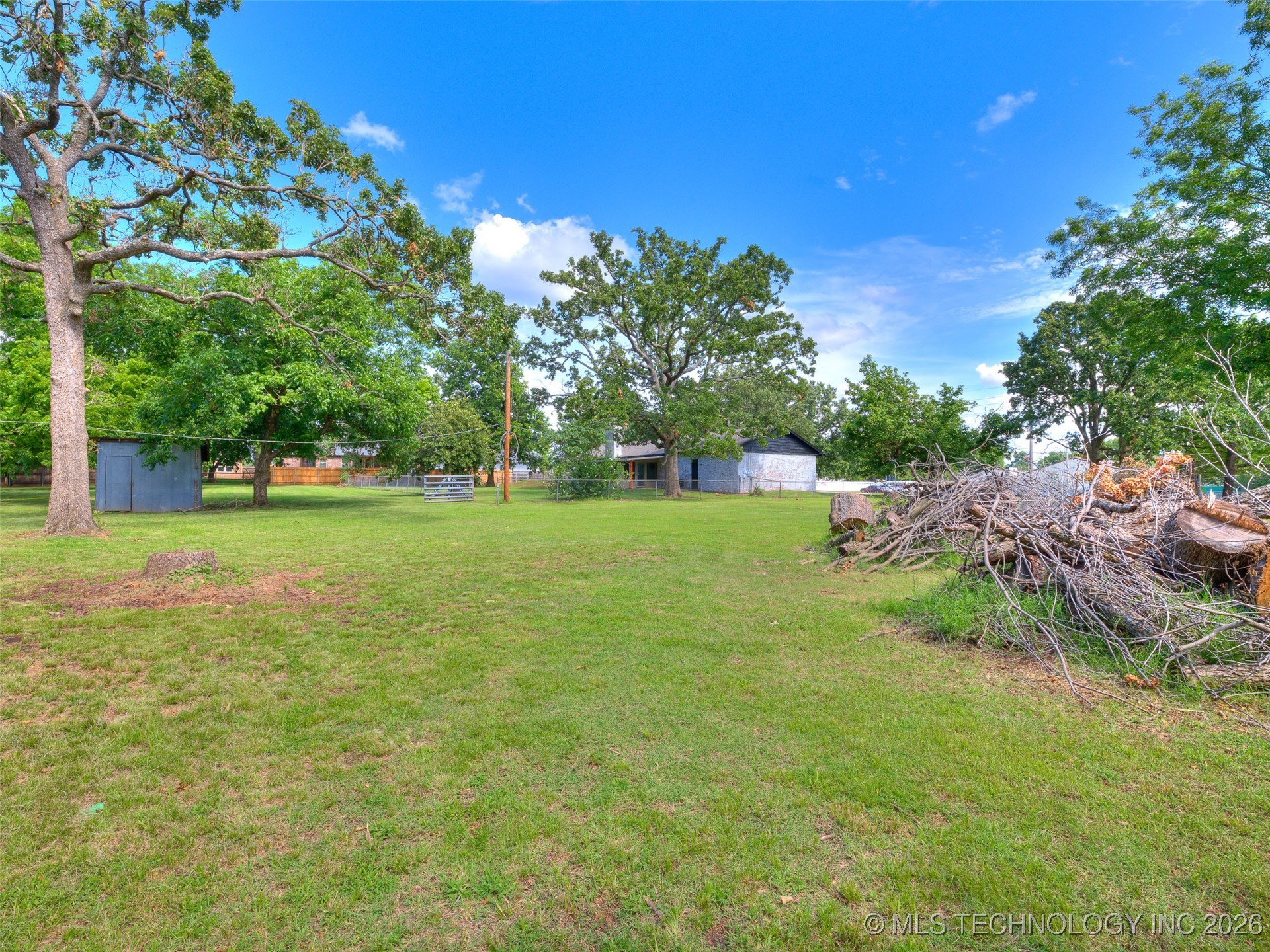 701 W 41st Street Property Photo 58