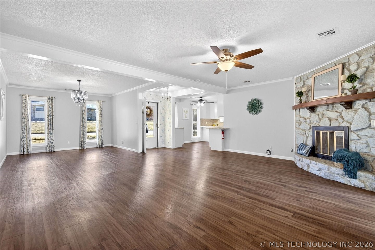 1224 Saddle Lane Property Photo 3