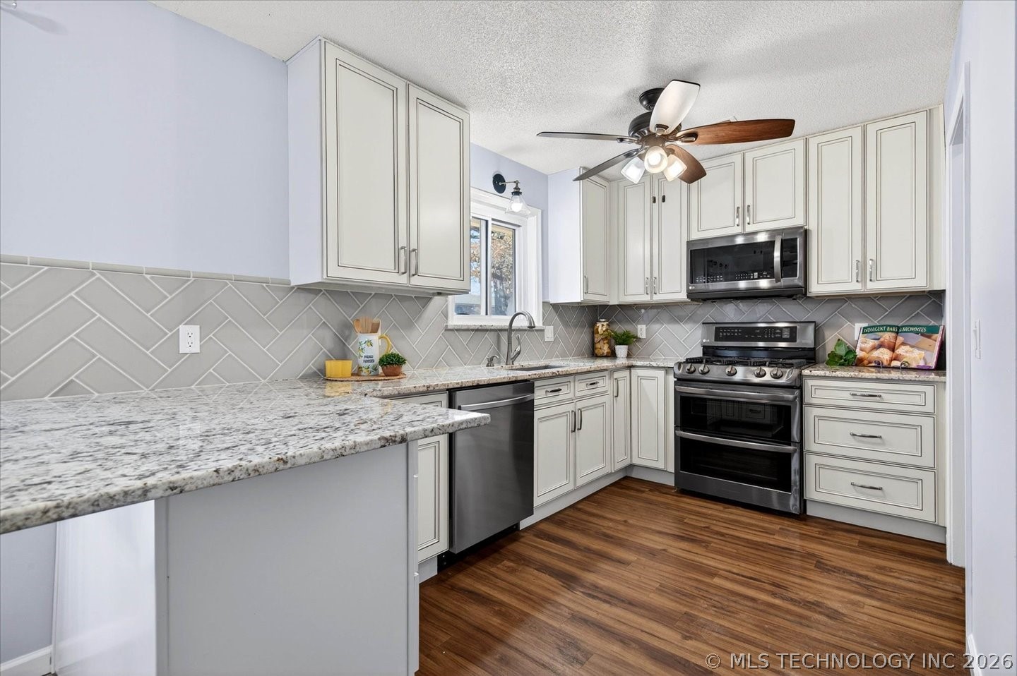 1224 Saddle Lane Property Photo 11