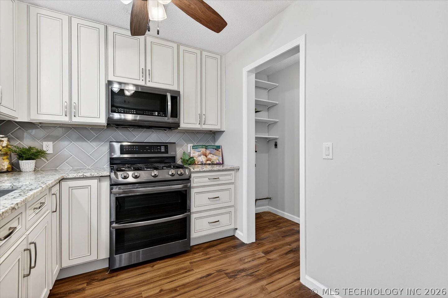 1224 Saddle Lane Property Photo 12
