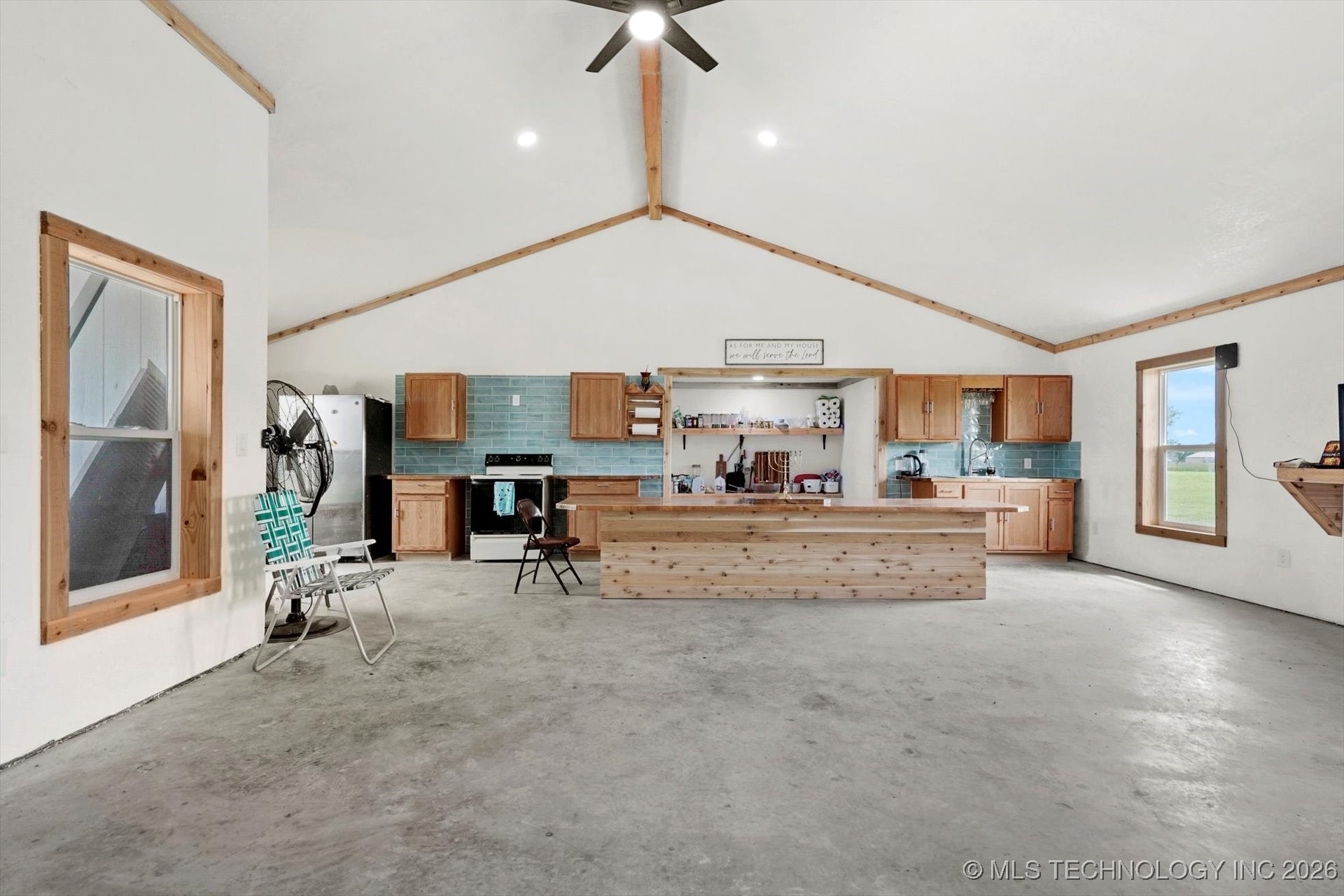 2200 N 166th Road Property Photo 5