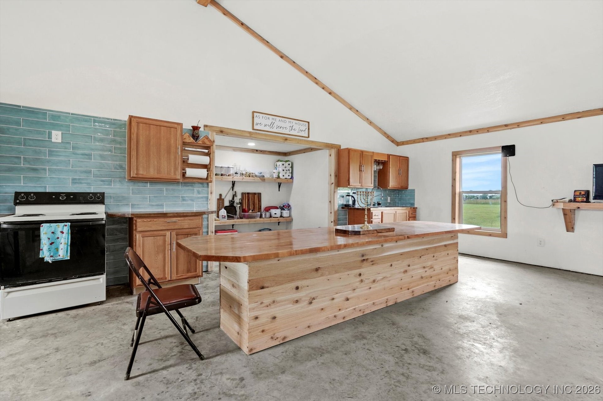 2200 N 166th Road Property Photo 9