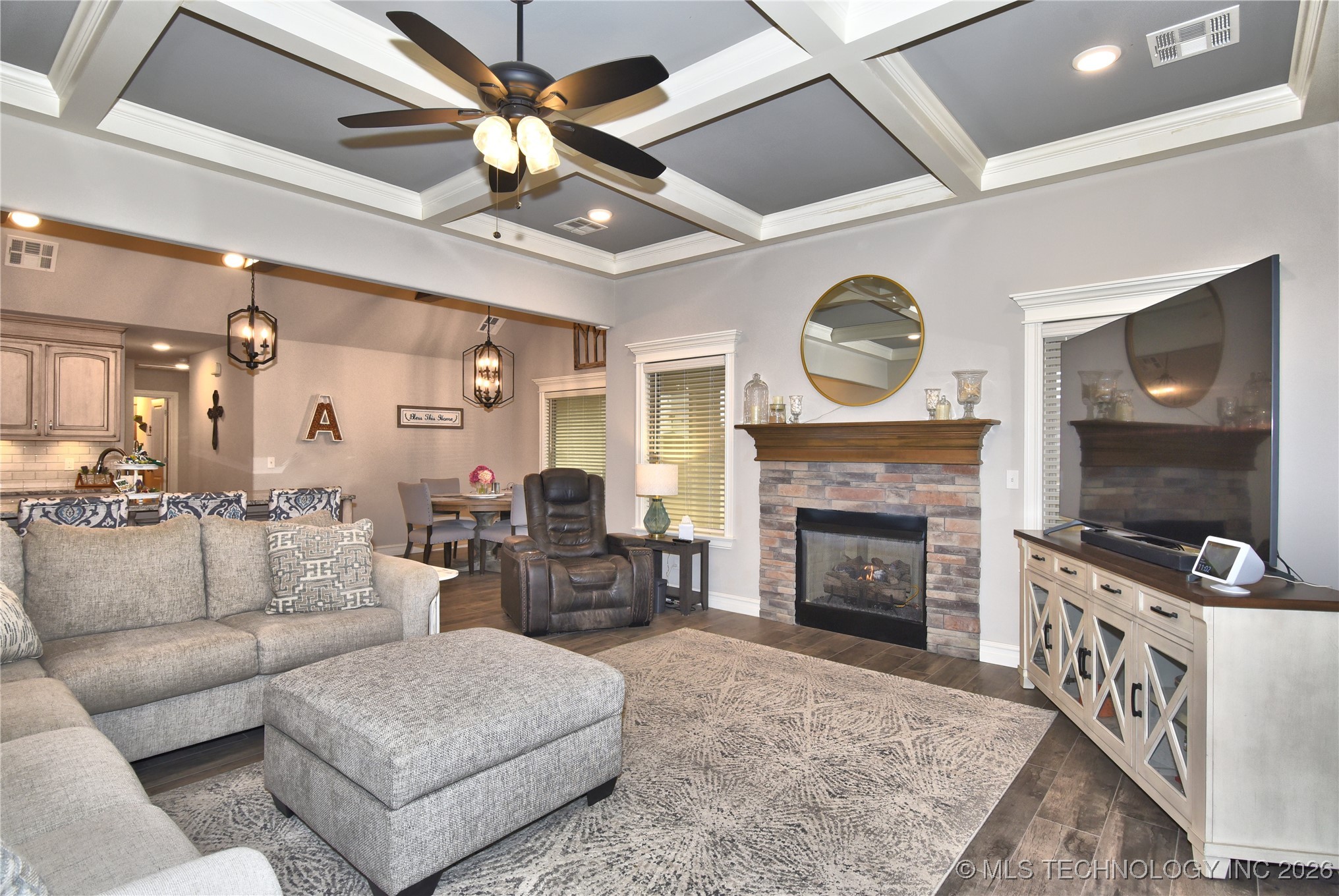 12713 N 42nd East Avenue Property Photo 11