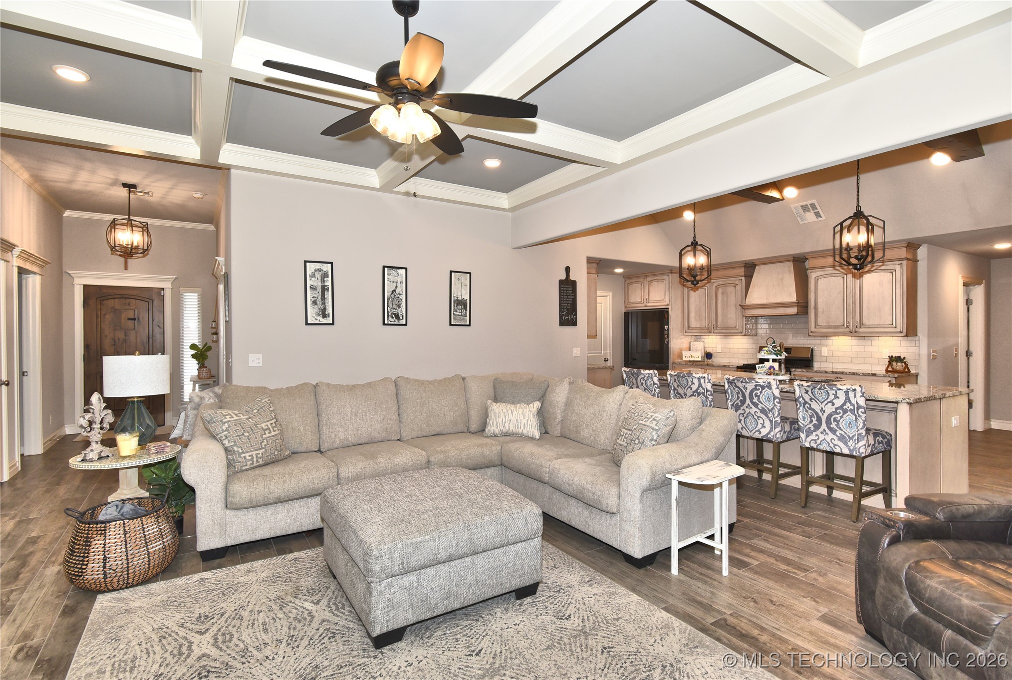 12713 N 42nd East Avenue Property Photo 14