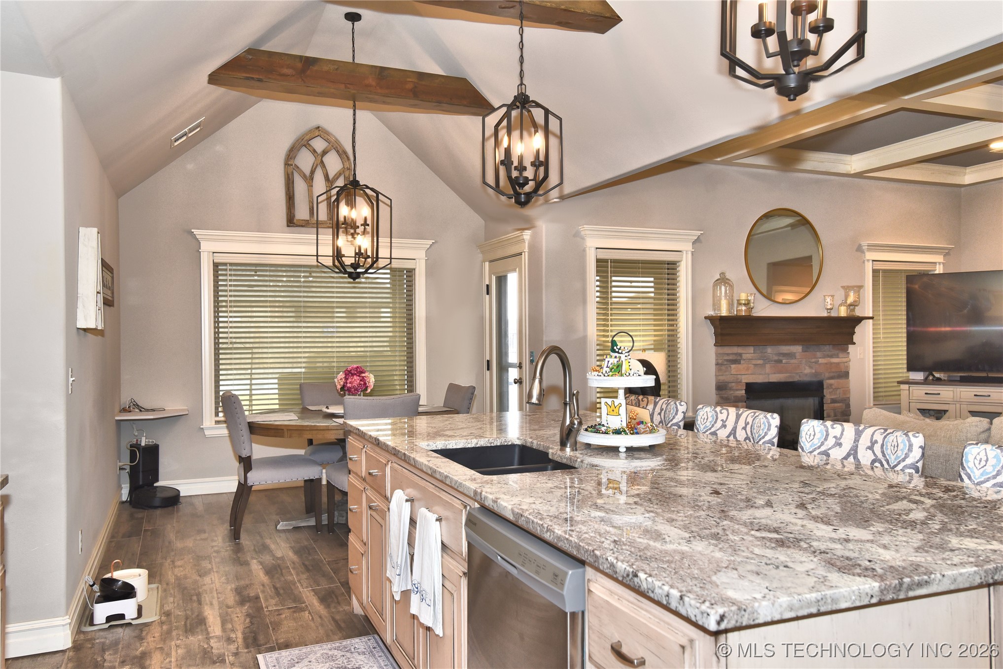 12713 N 42nd East Avenue Property Photo 16