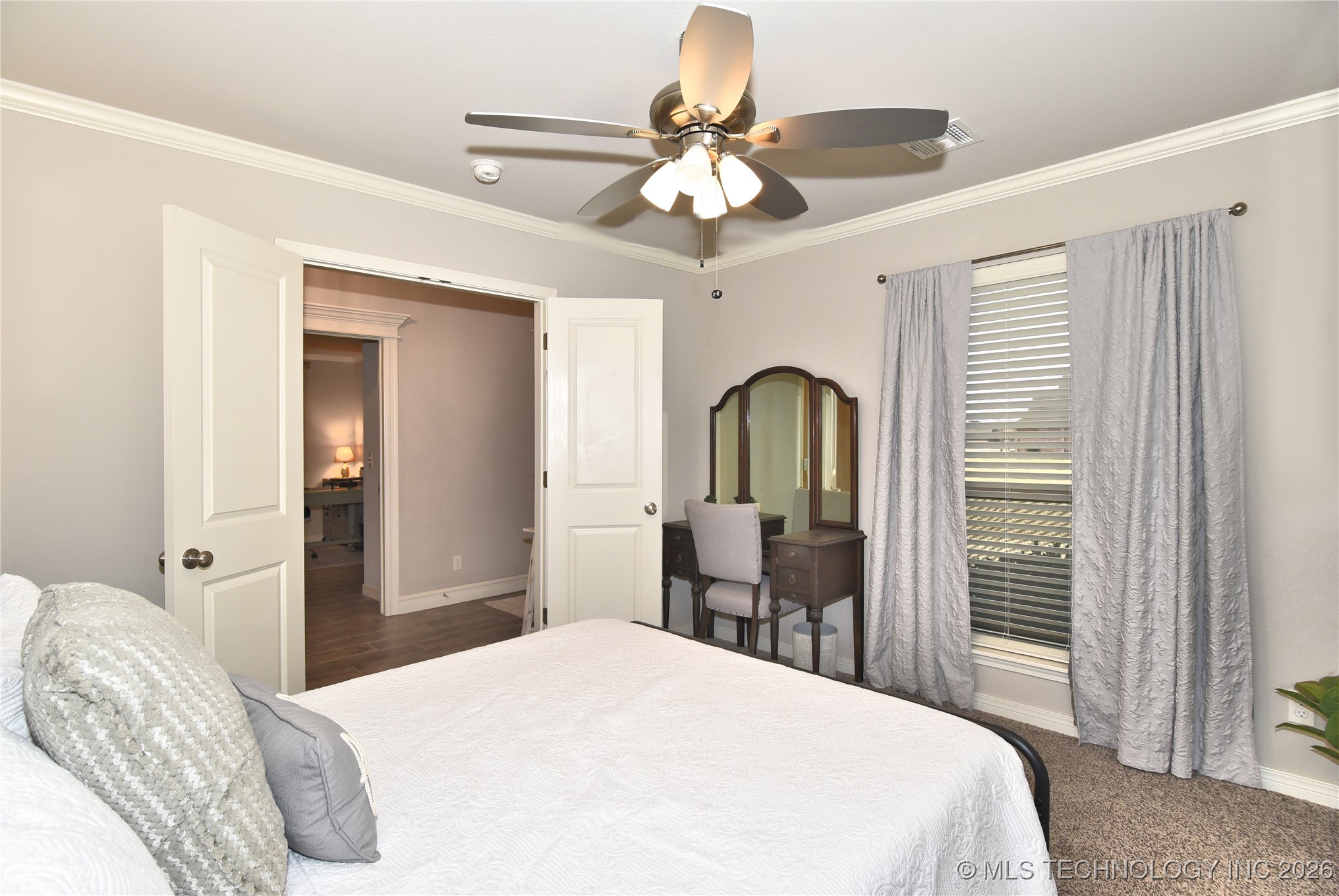 12713 N 42nd East Avenue Property Photo 32